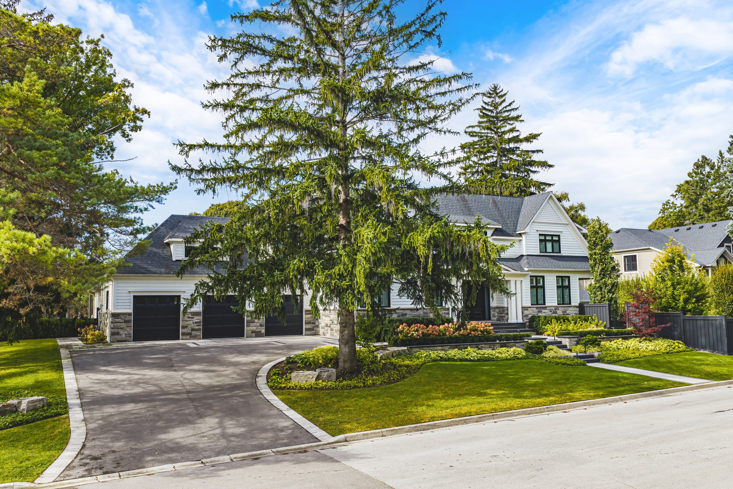 3 - 4369 Lakeshore Rd, Burlington.jpg