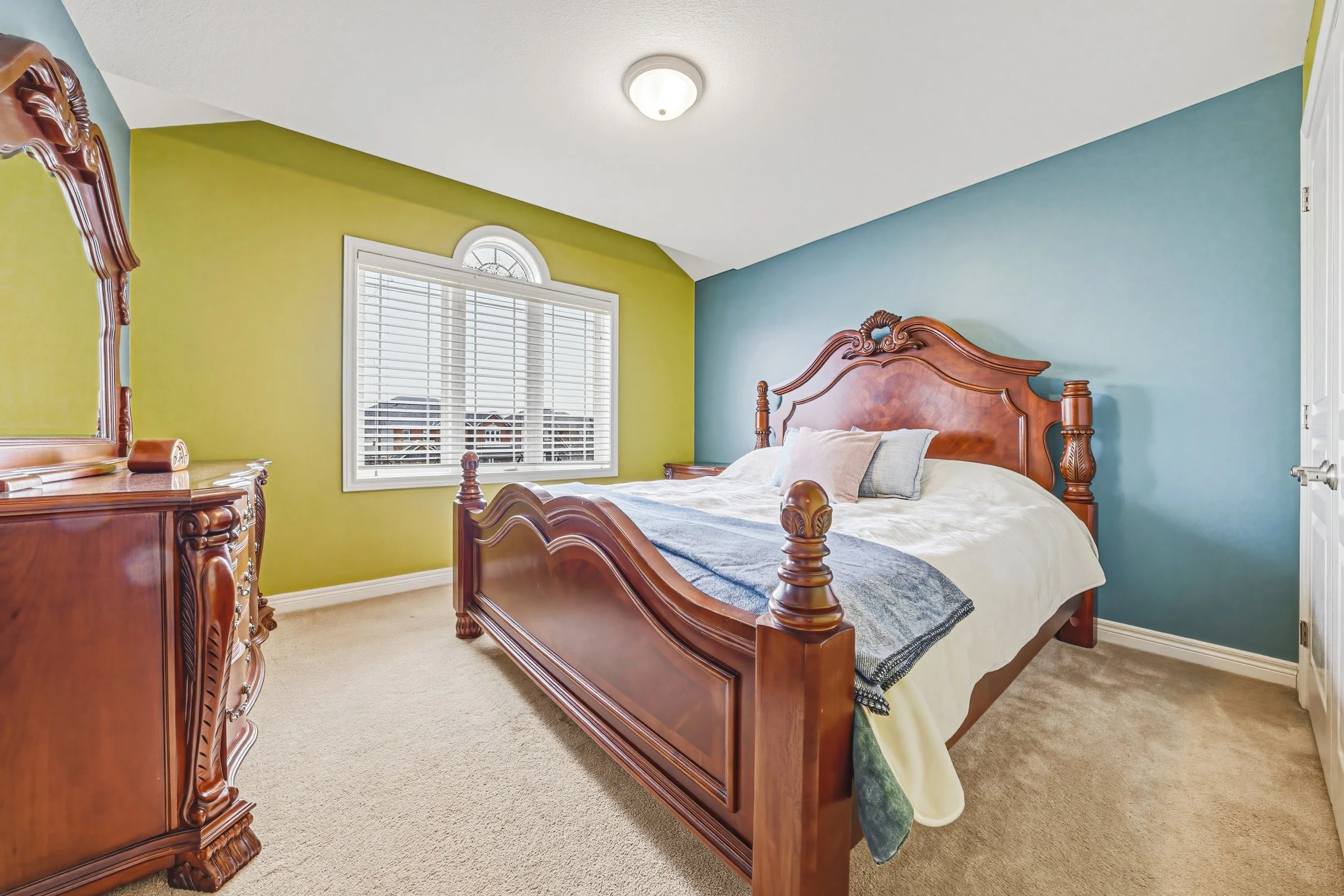 34 - 120 Valiant Cir, Binbrook.jpg