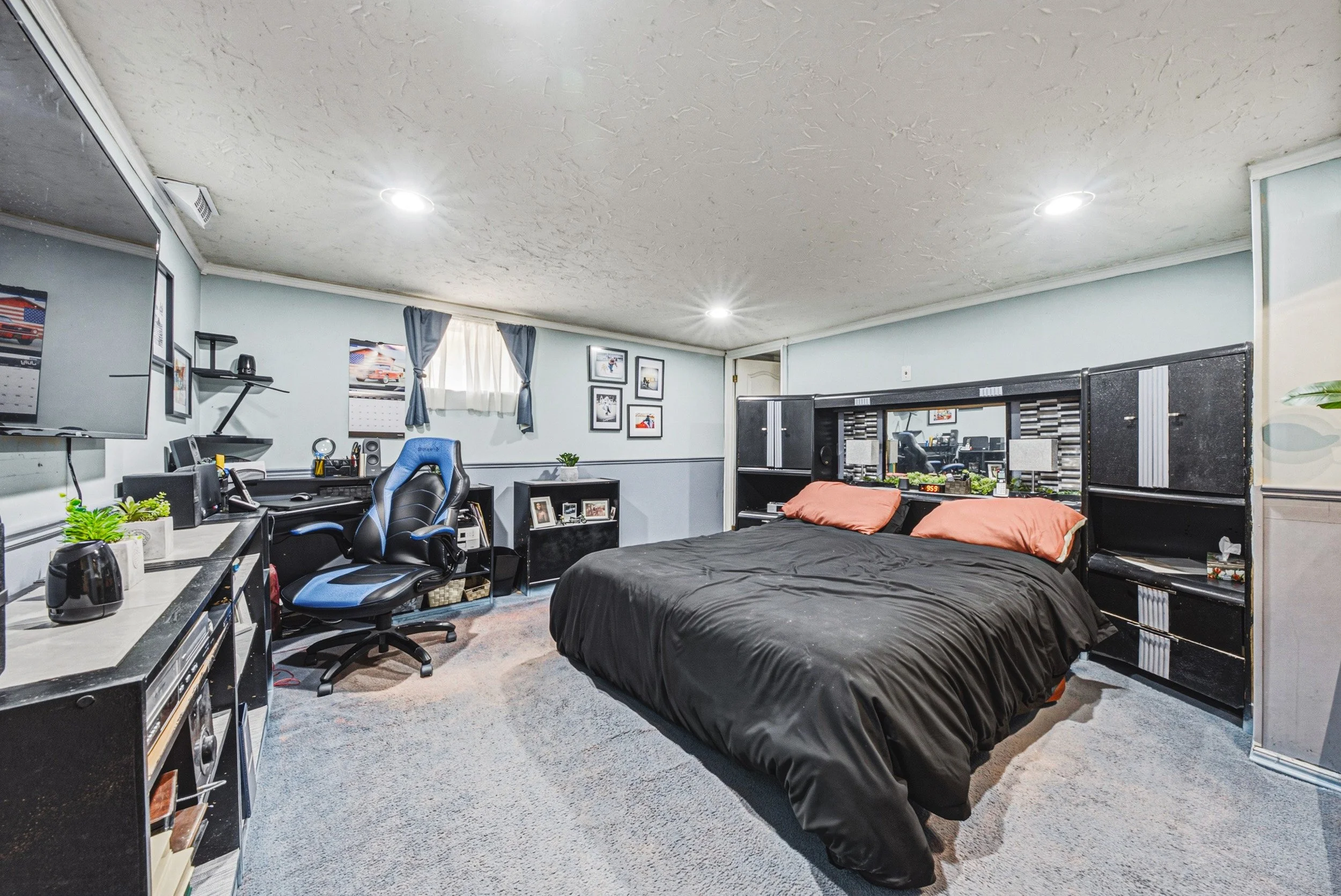 31 - 2345 Gibbon St, Burlington.jpg