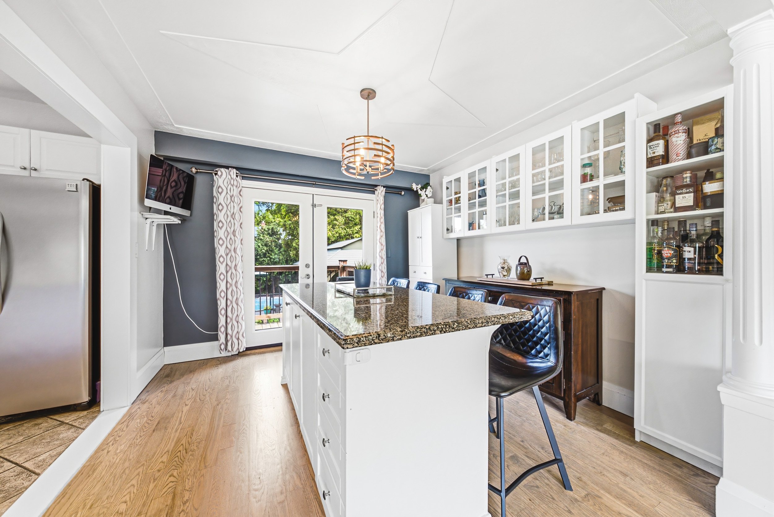 14 - 364 Fennell Ave W, Hamilton.jpg
