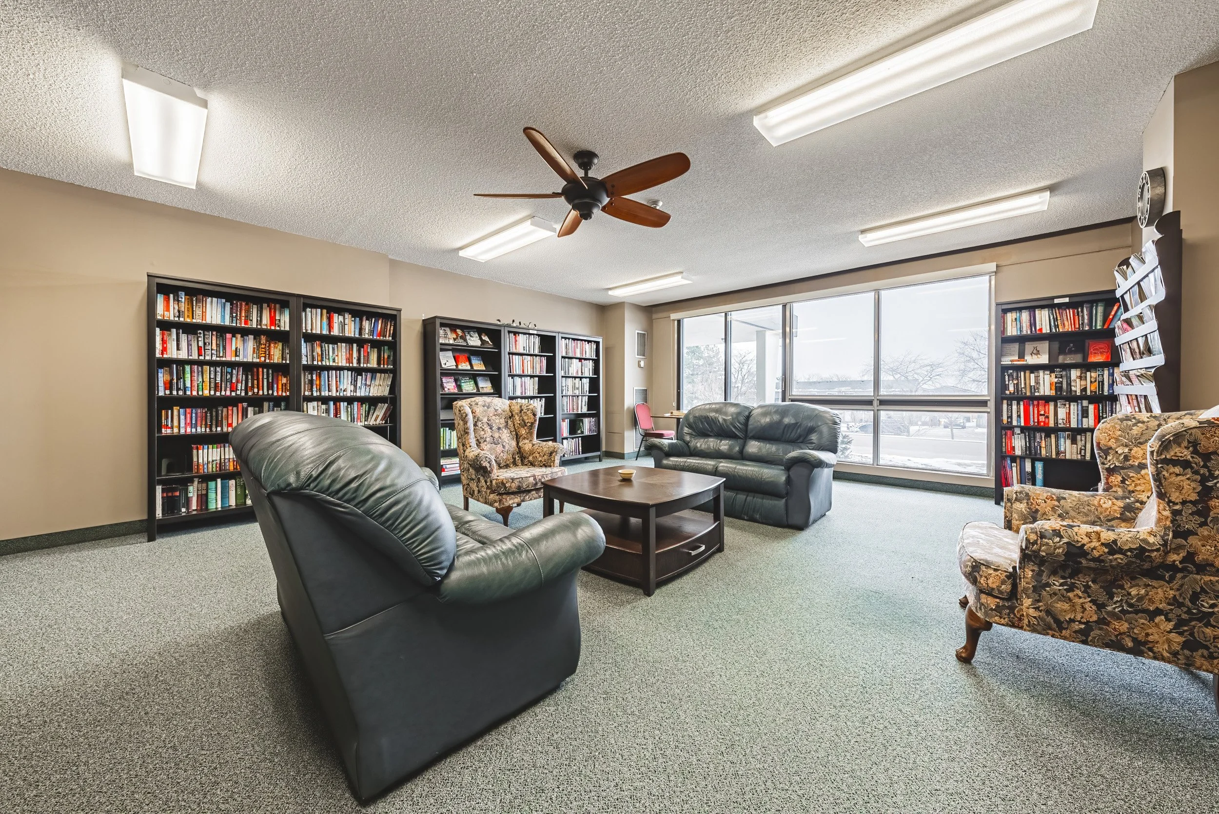 43 - 2055 Upper Middle Rd #1507, Burlington.jpg