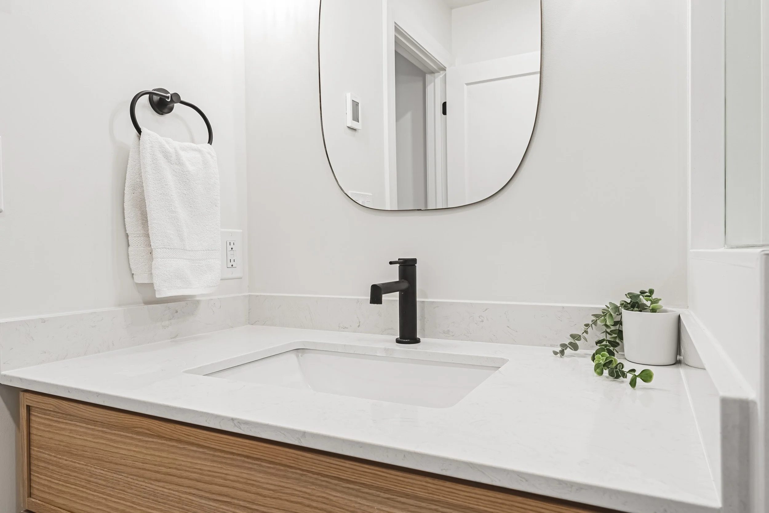 66 - 251 Glen Afton Dr, Burlington.jpg