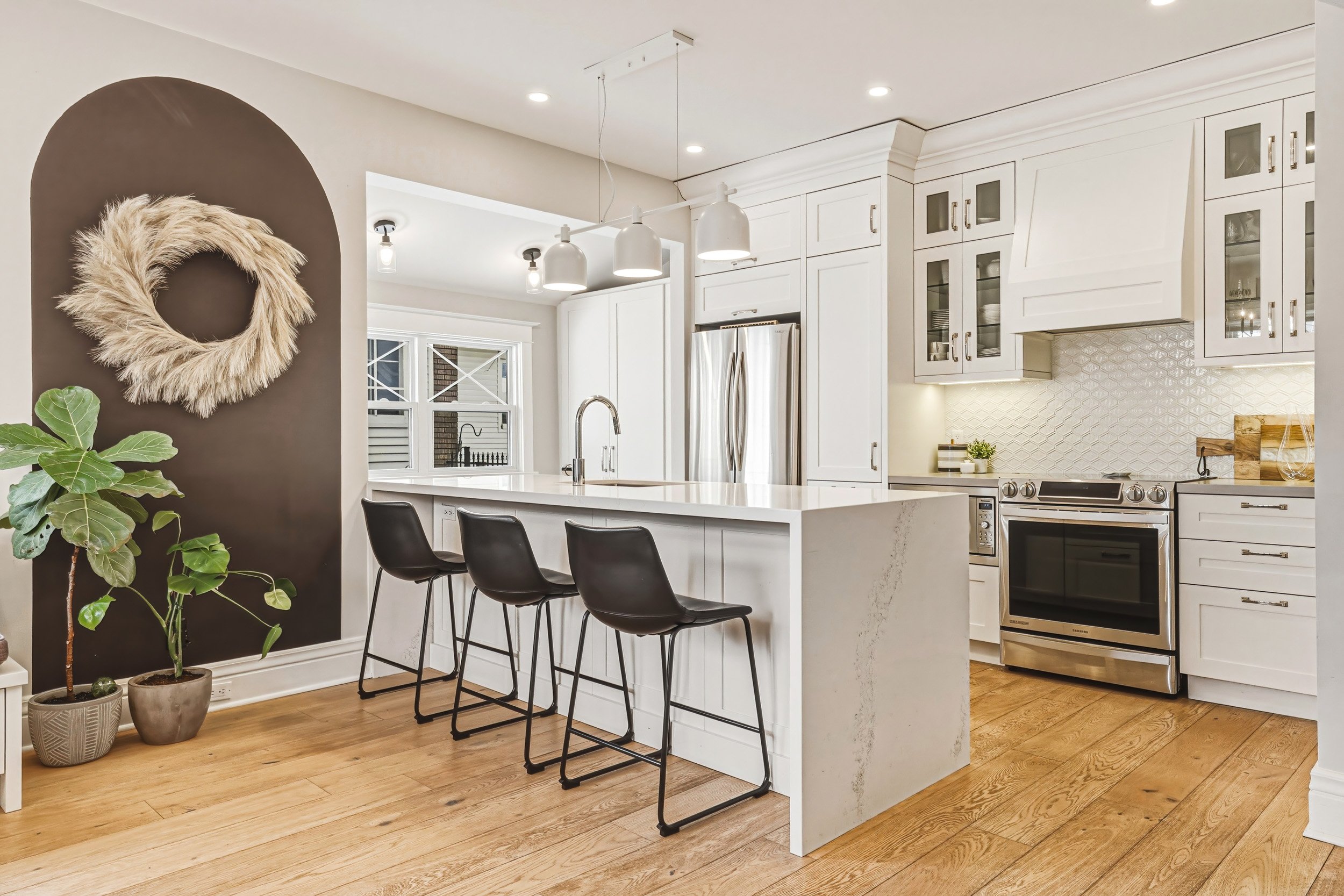 8 - 6 Nelles Blvd, Grimsby.jpg