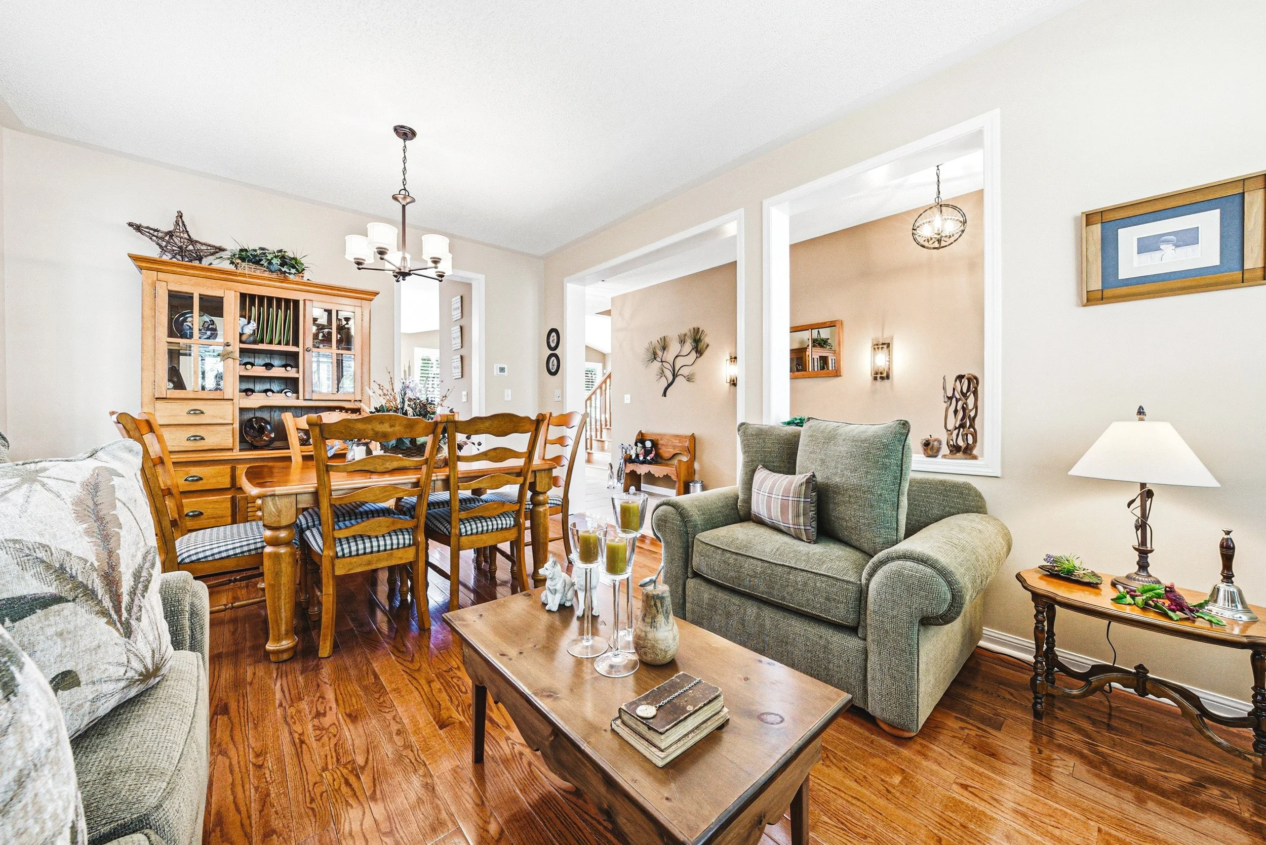 8 - 1588 Ramshaw Cres, Milton.jpg