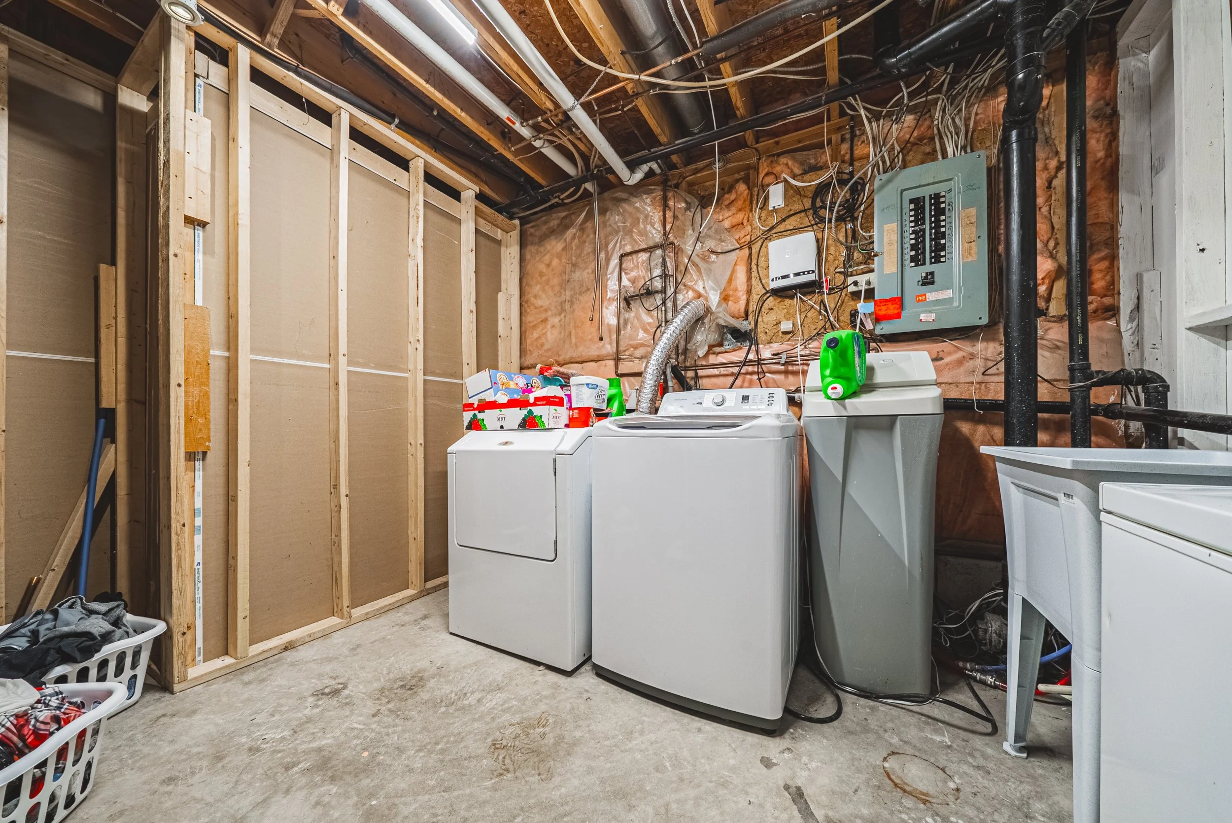 35-27 Ludlow Crescent, Brantford.jpg
