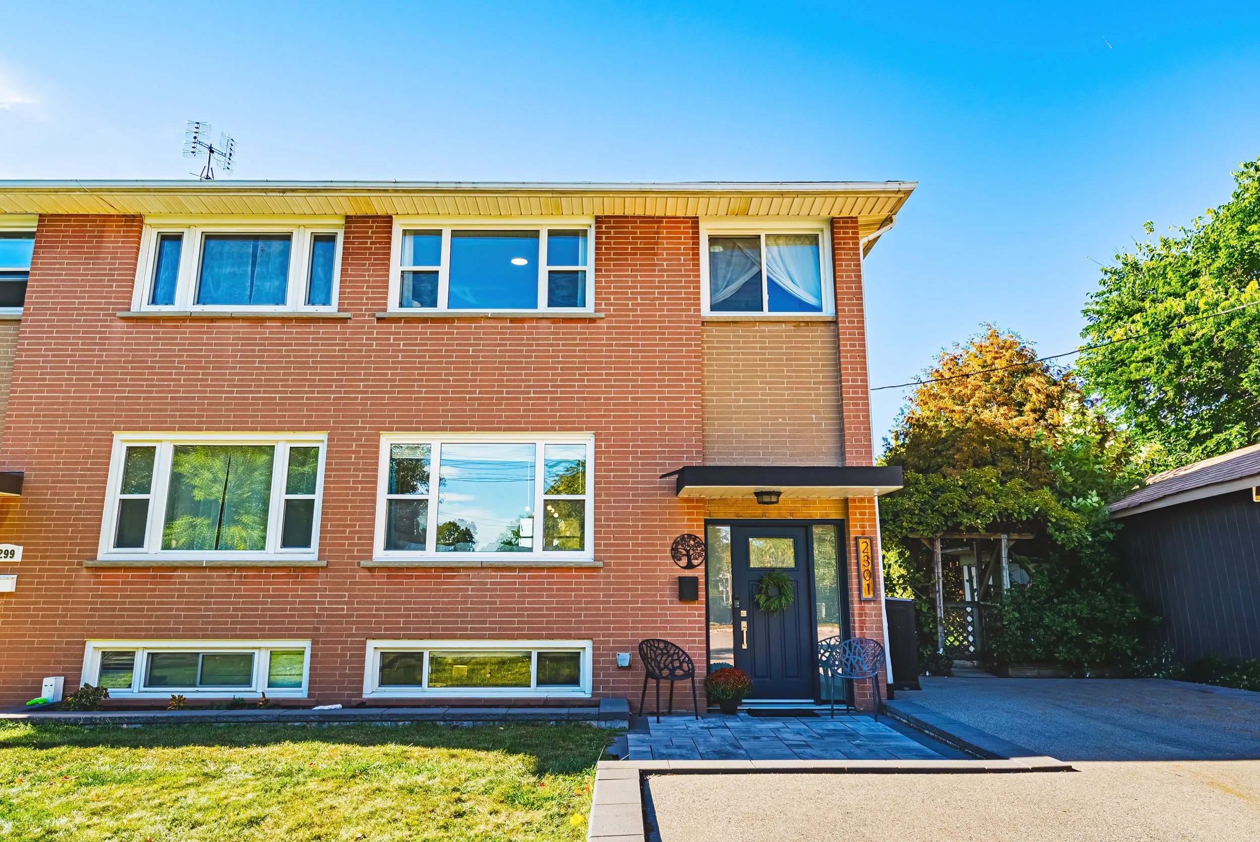 4 - 2301 Barclay Rd, Burlington.jpg
