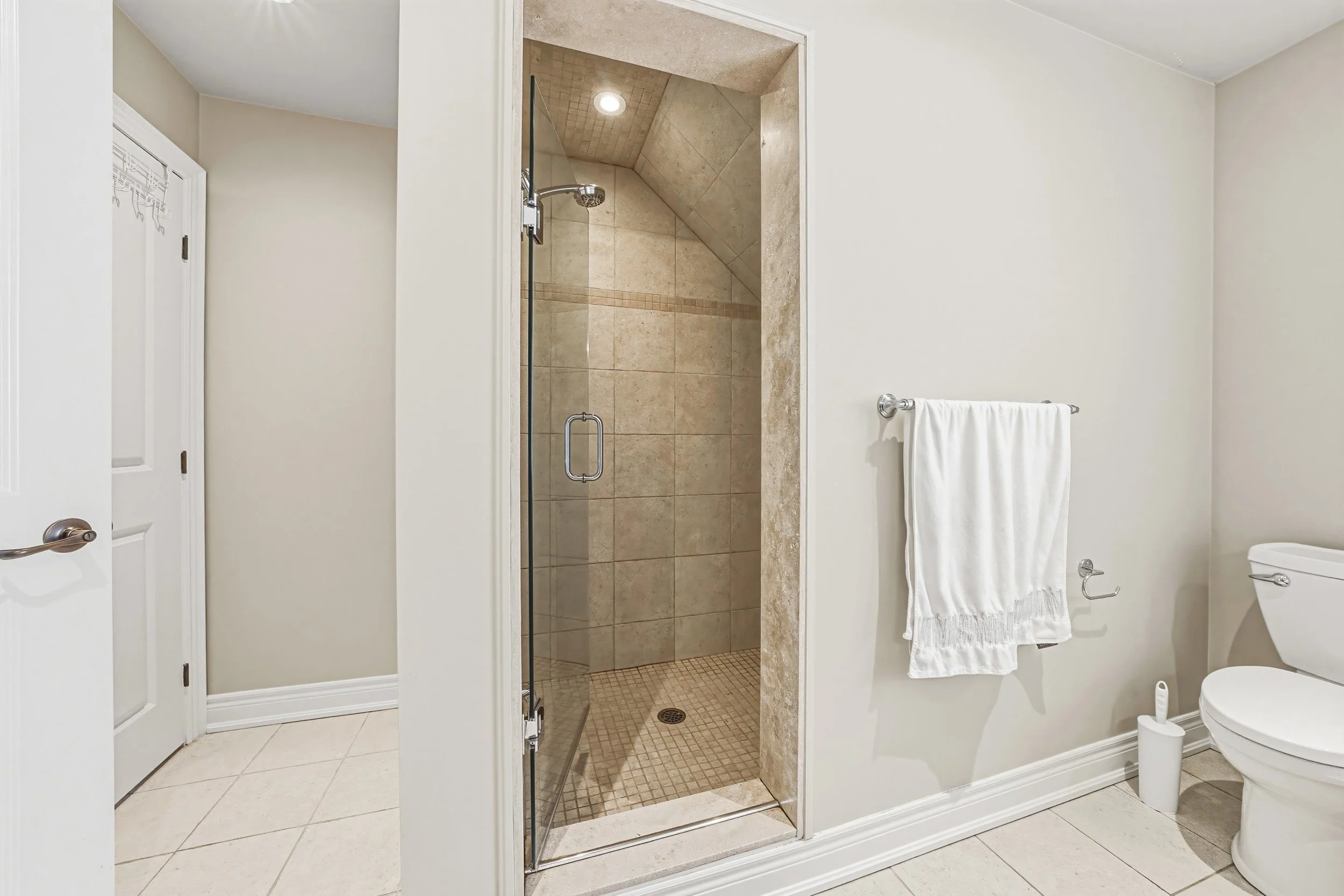 35 - 976 Shadeland Ave #3, Burlington.jpg