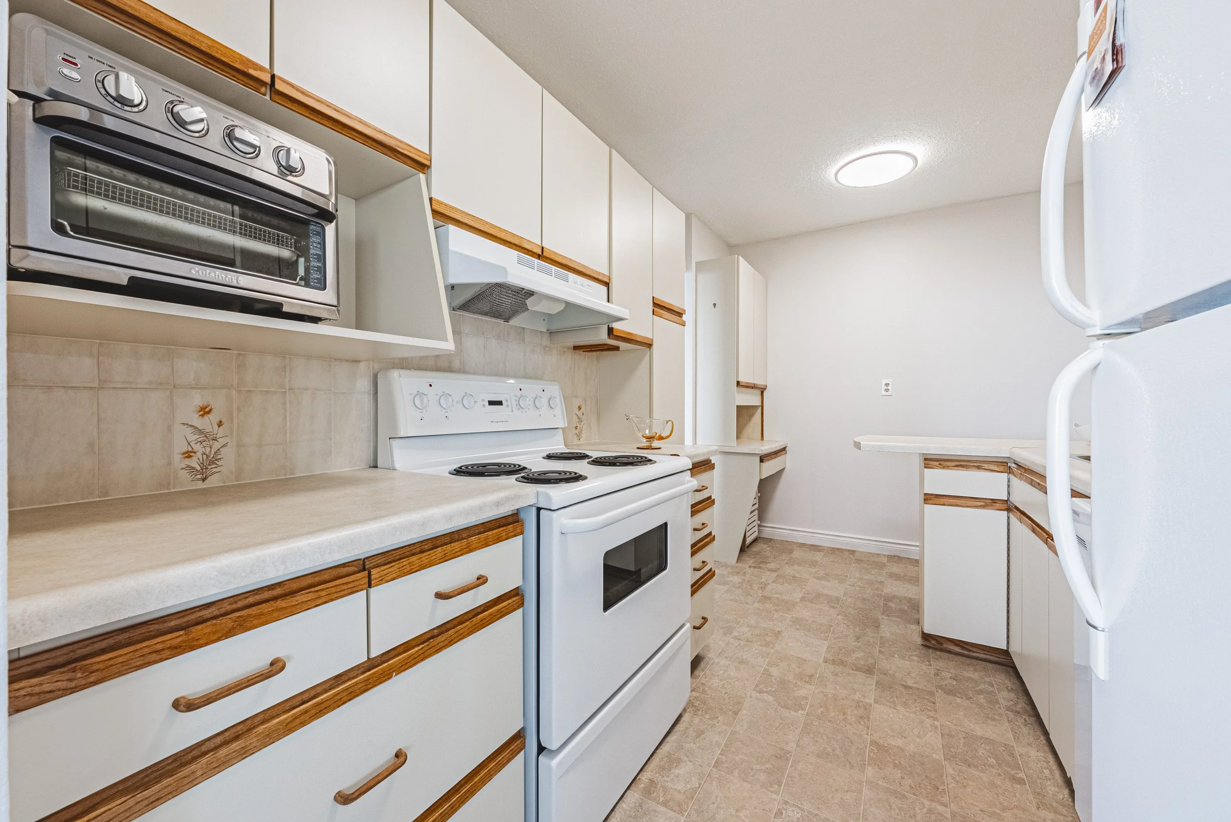 12 - 2055 Upper Middle #1504, Burlington.jpg