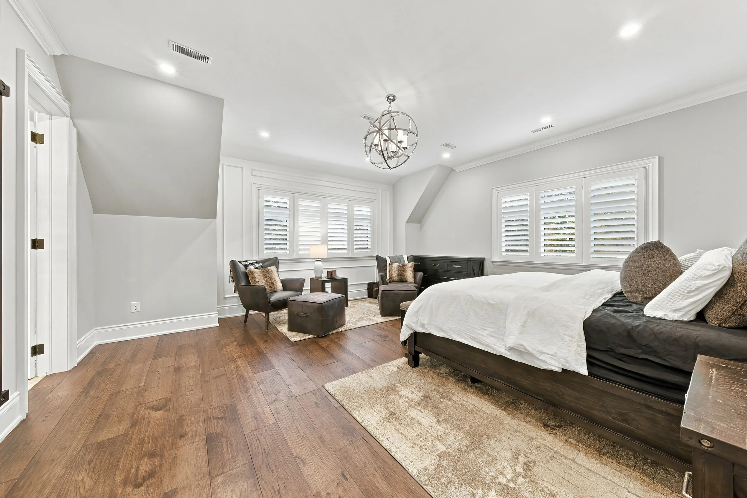 35 - 4369 Lakeshore Rd, Burlington.jpg