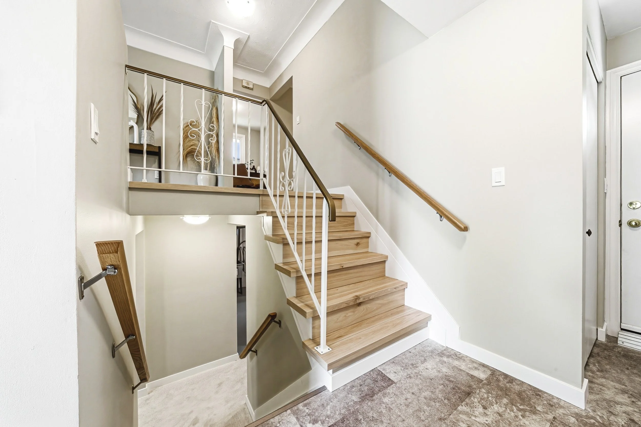 6 - 104 Gardiner Dr, Hamilton.jpg