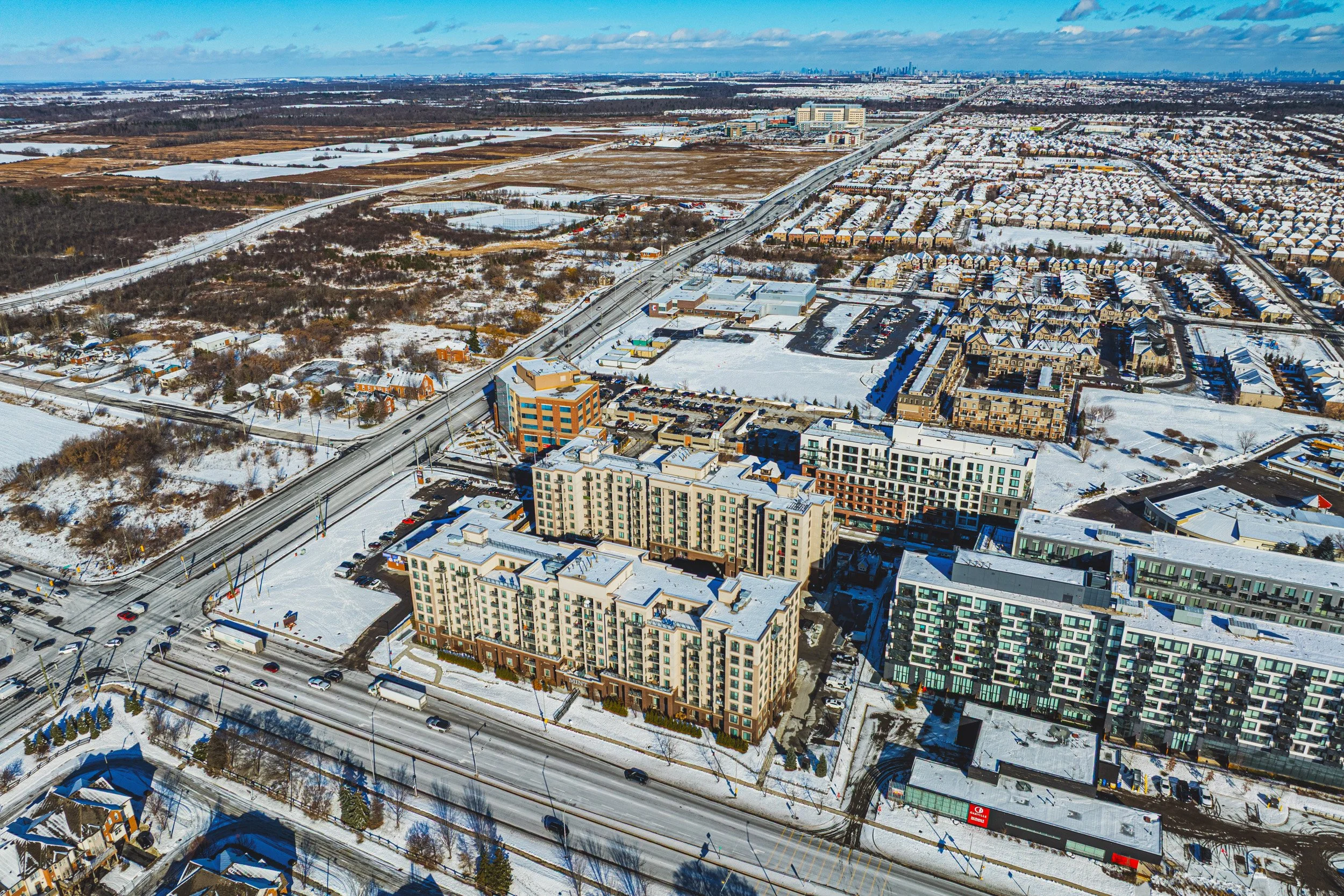 32 - 2486 Old Bronte Rd #706, Oakville.jpg