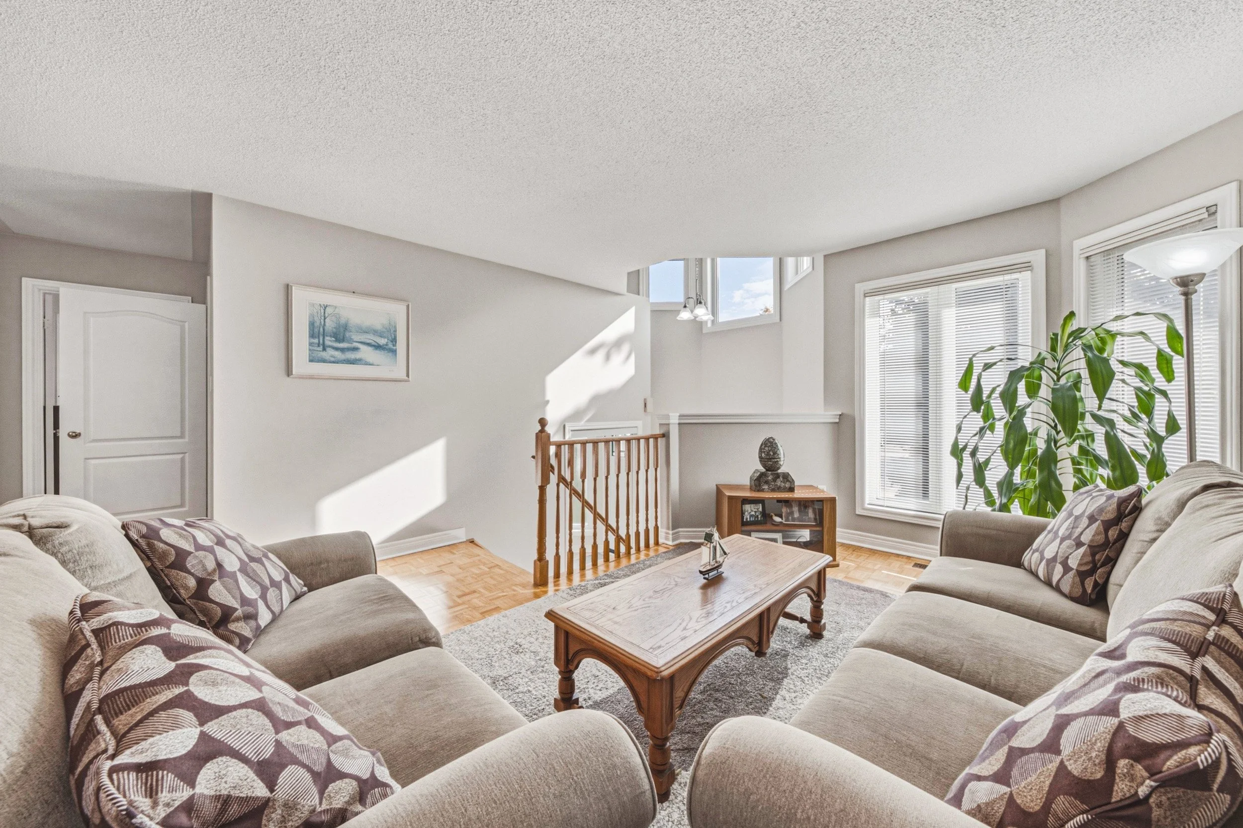 10 - 237 Mountainberry Rd, Brampton.jpg