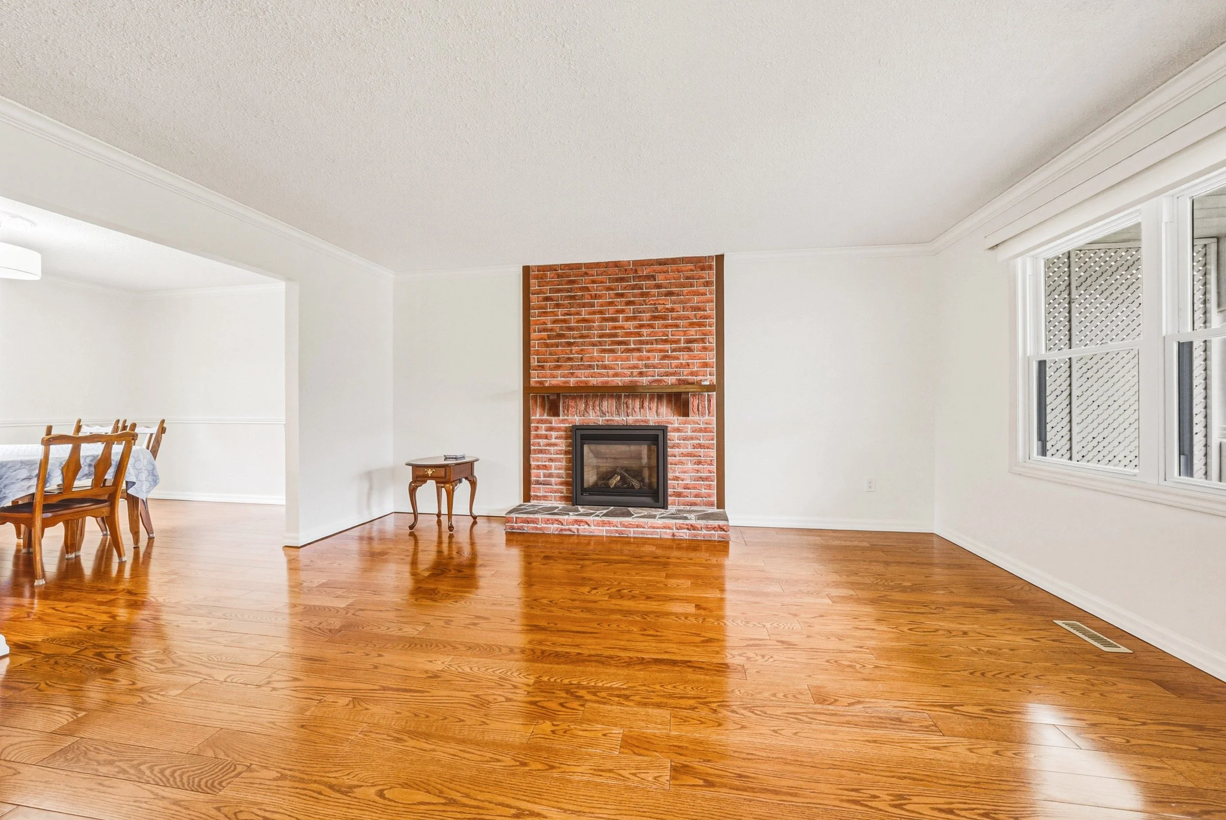 9 - 4 Mount Forest Dr, Brampton.jpg