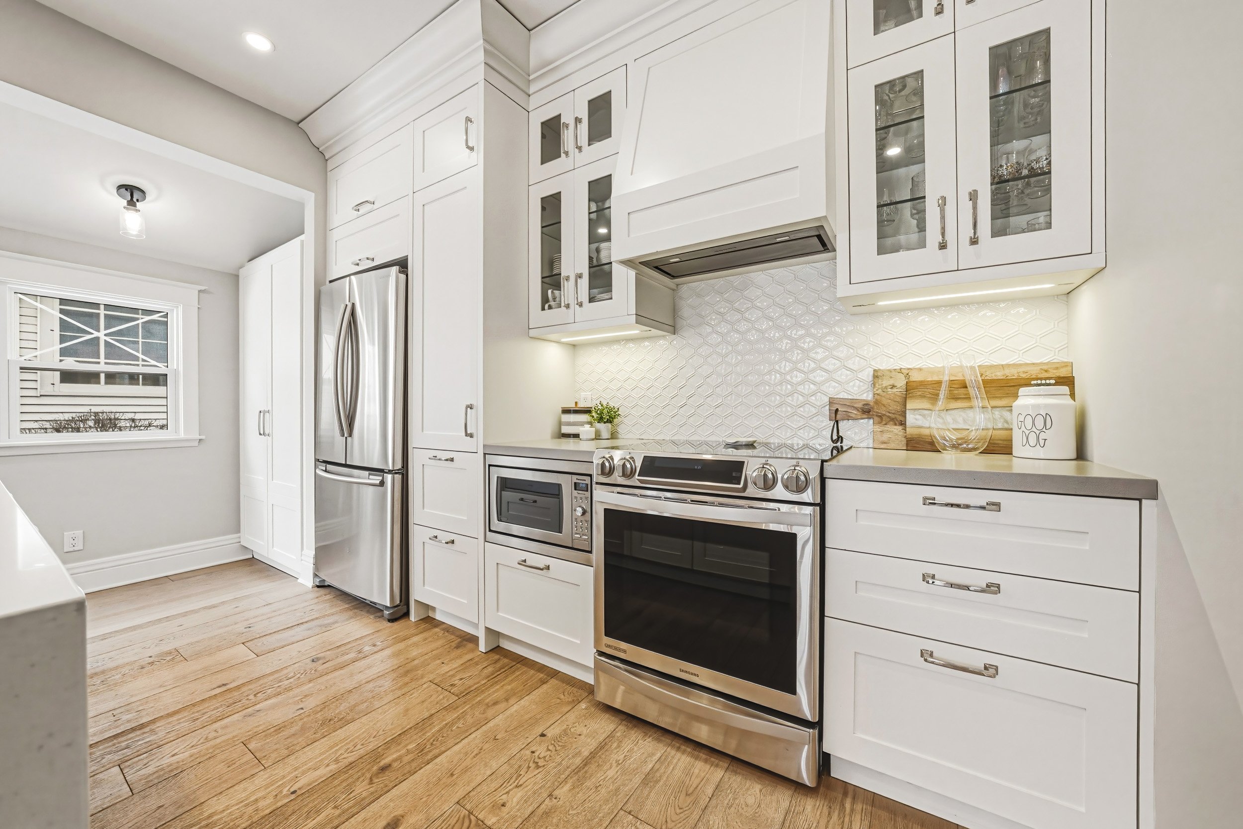 11 - 6 Nelles Blvd, Grimsby.jpg