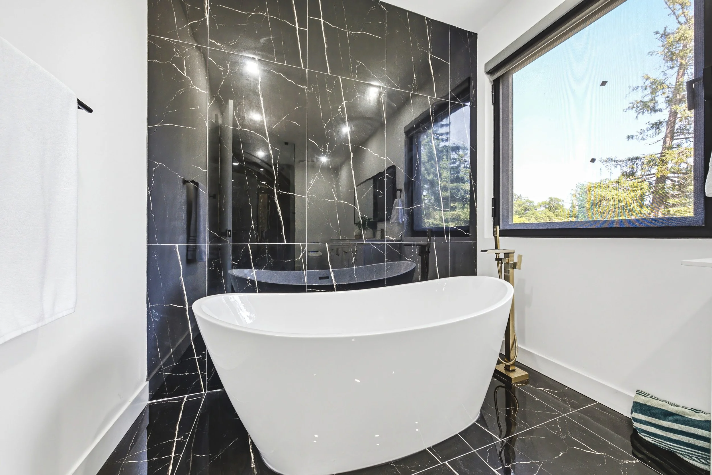 31 - 4511 Guelph Line, Burlington.jpg