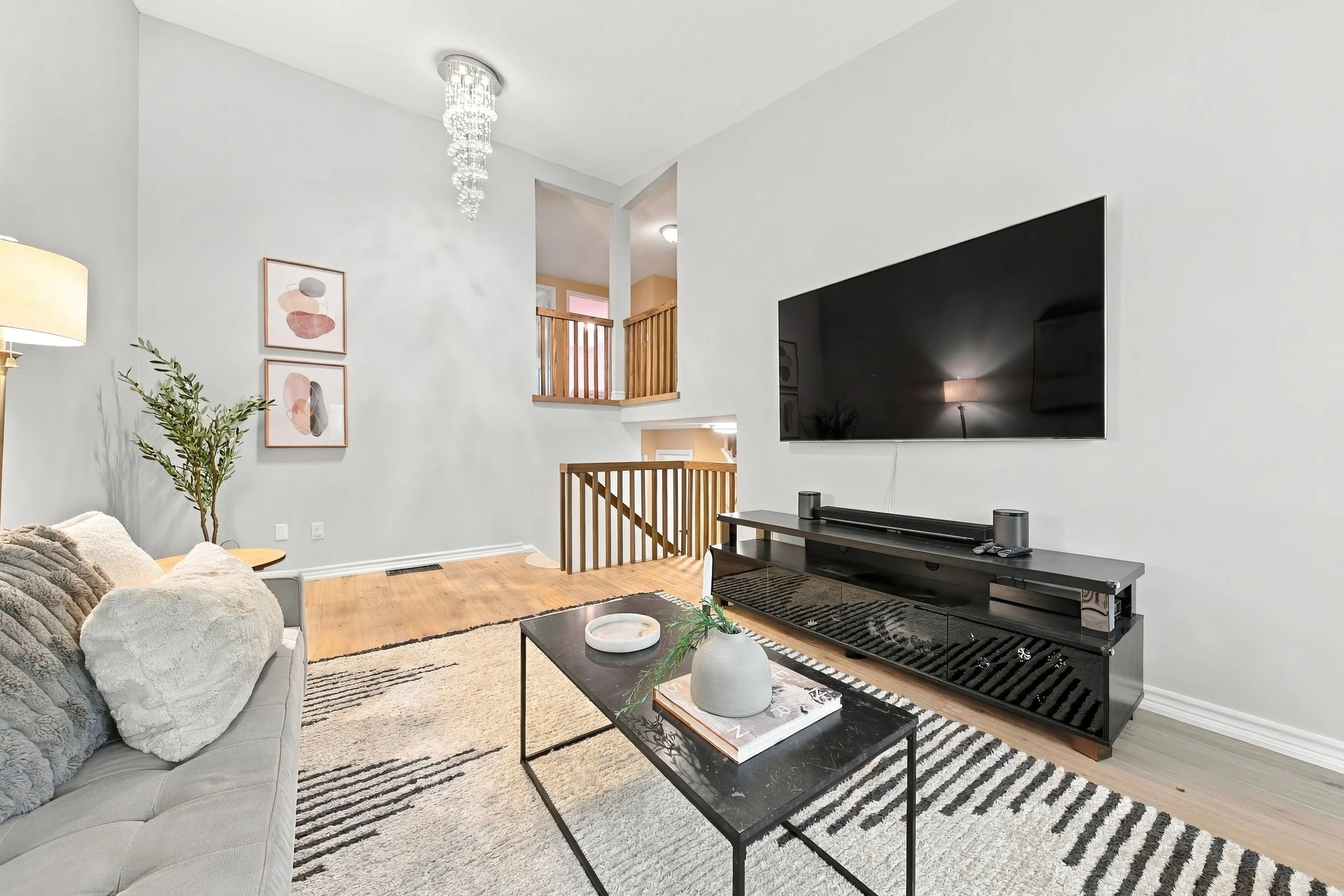 10 - 3453 Hannibal Rd, Burlington.jpg