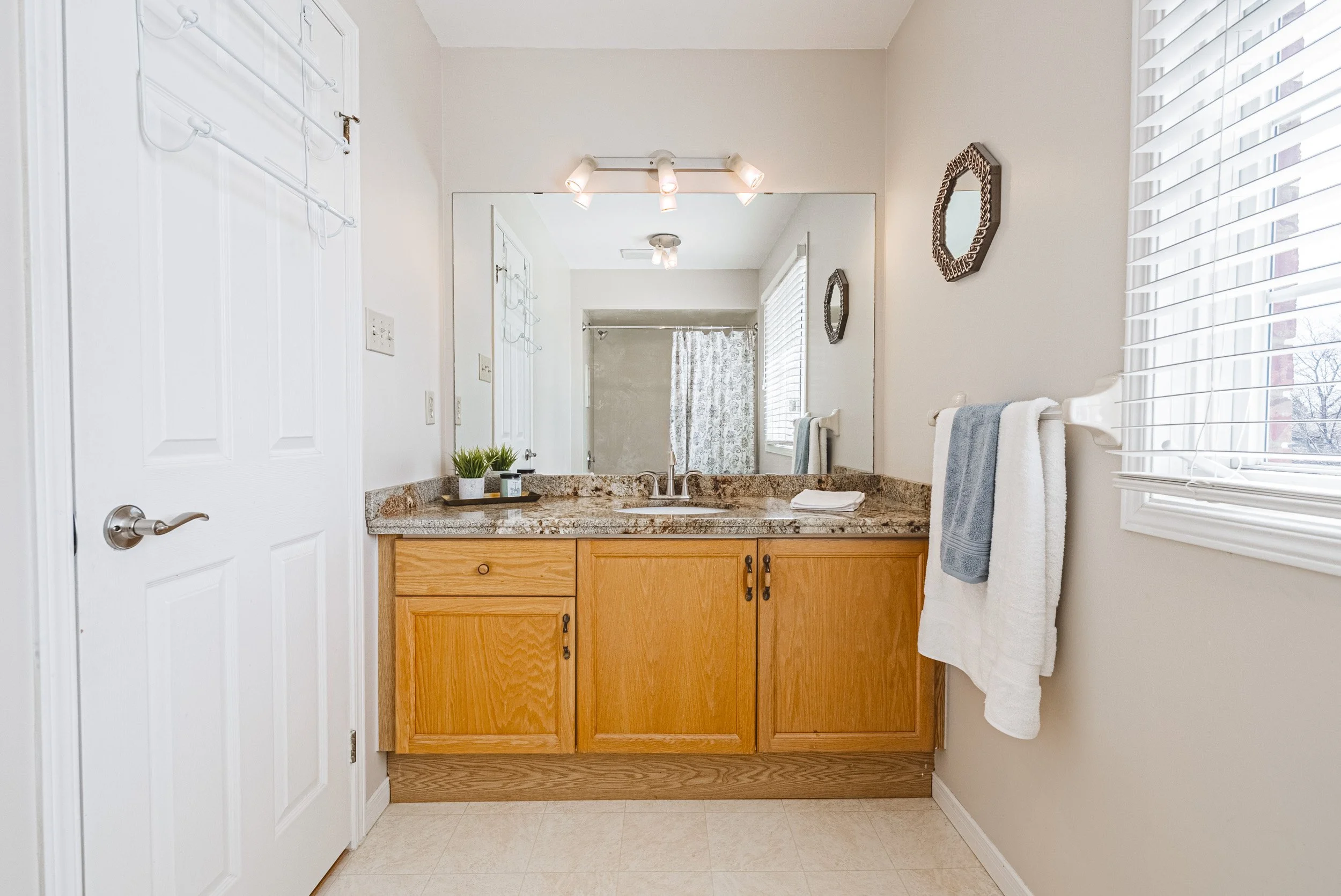 21 - 110 Highbury Dr, Stoney Creek.jpg