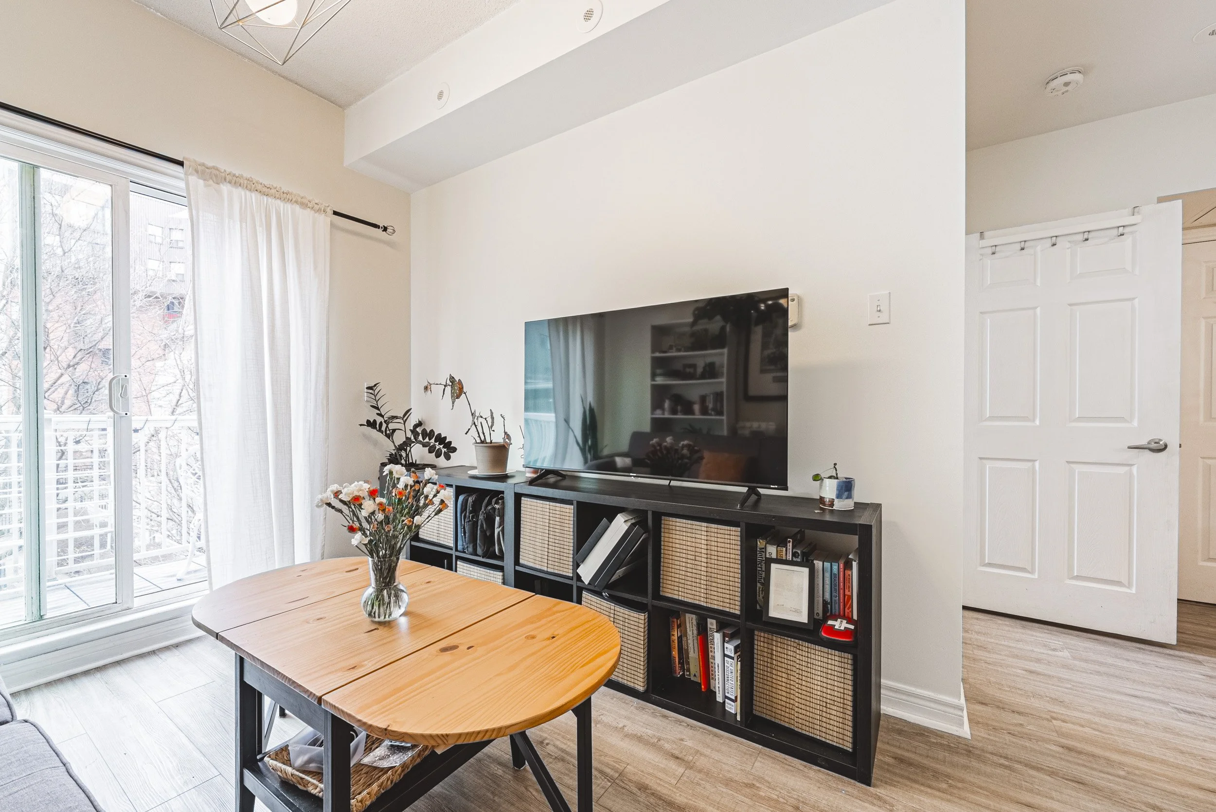 10 - 171 Bleecker St #222, Toronto.jpg