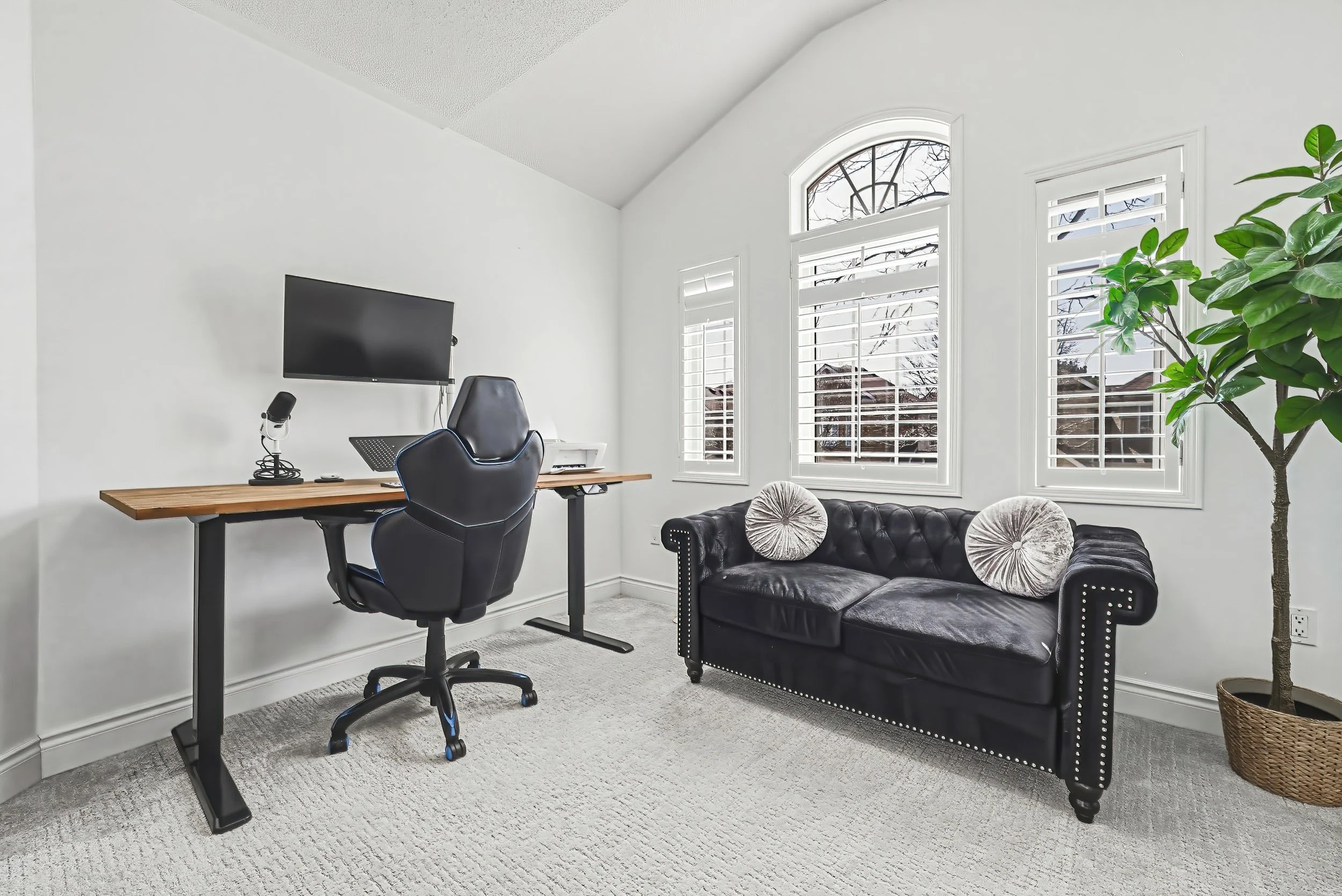 21 - 2259 Seton Cres, Burlington.jpg