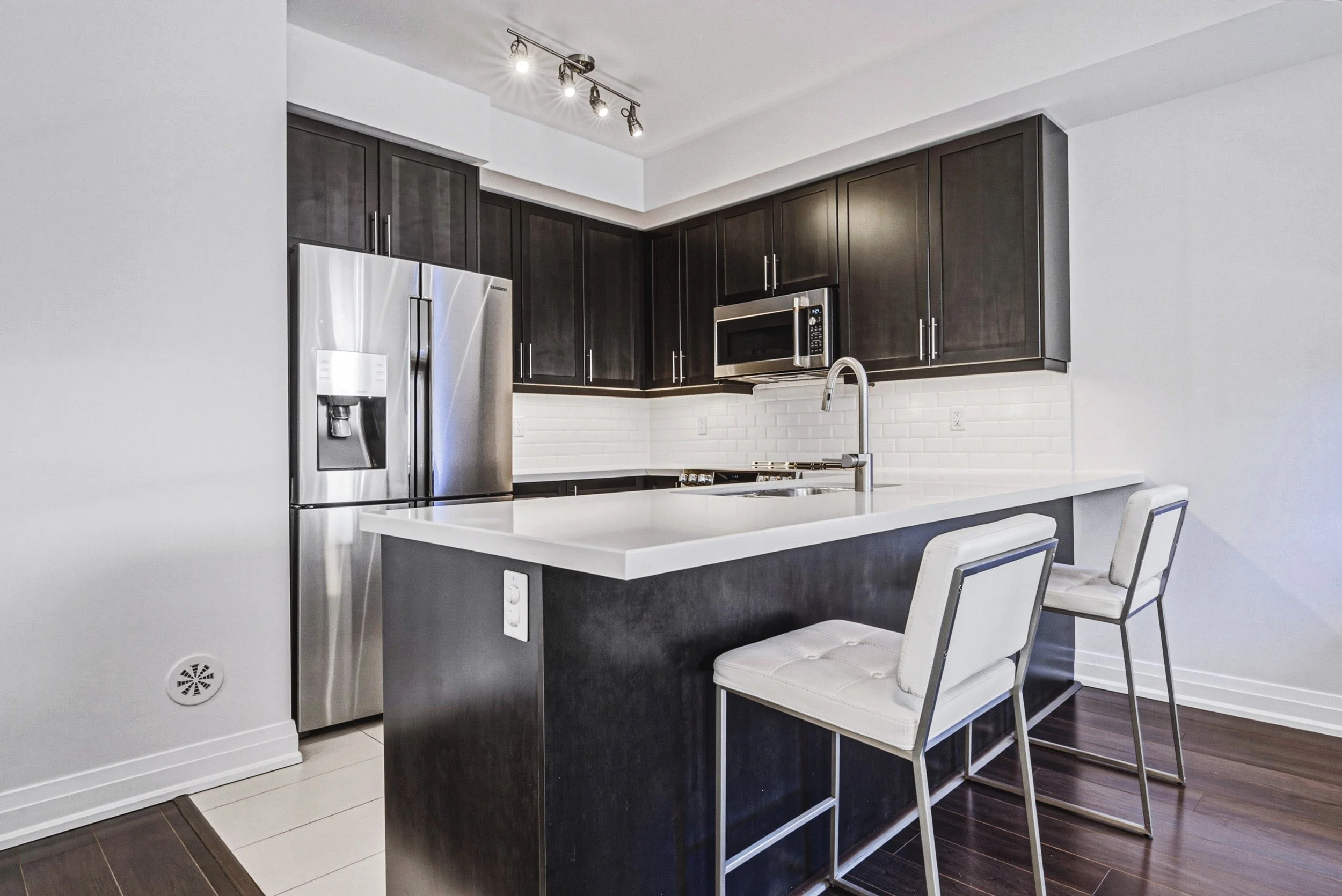 6 - 10 Drummond St #505, Etobicoke.jpg