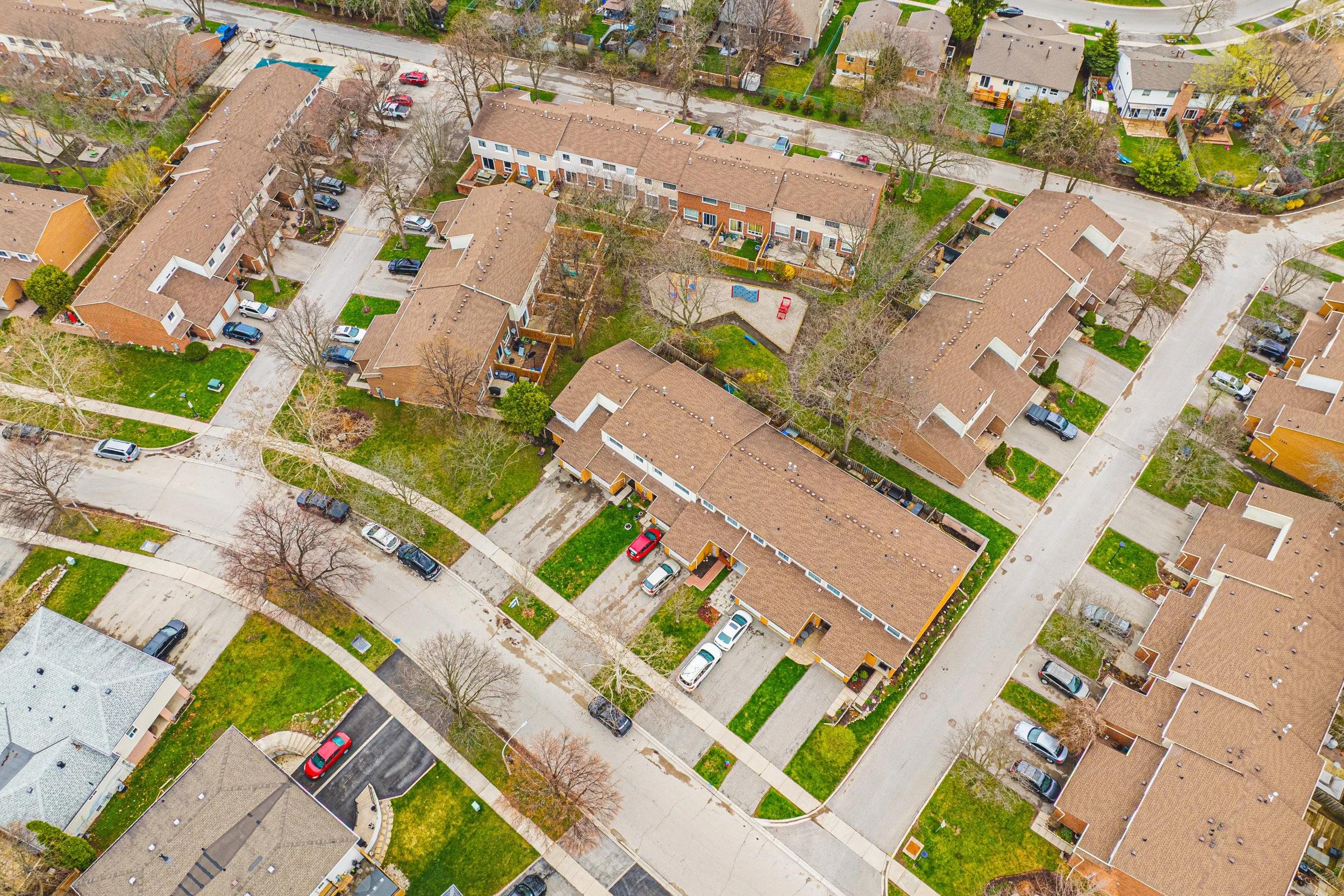 35 - 1576 Newlands Cres #60, Burlington.jpg