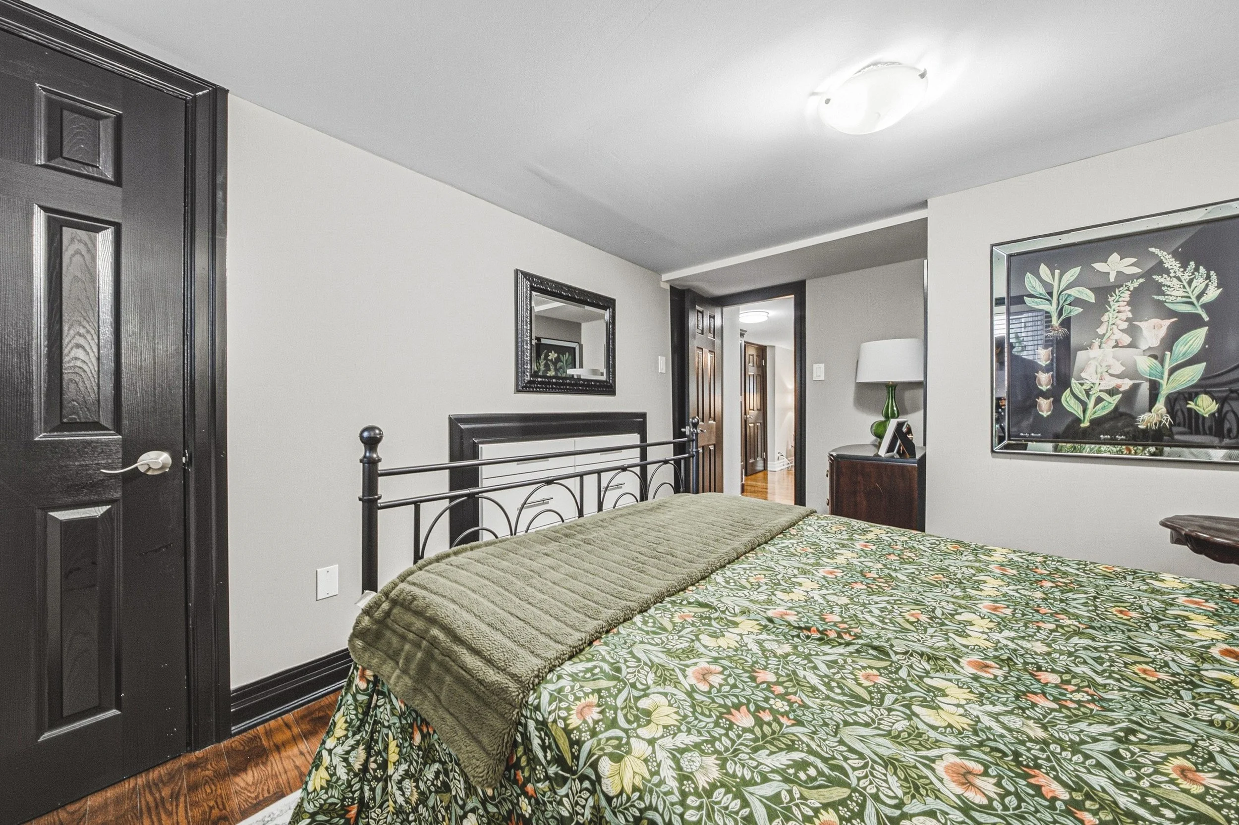 32 - 581 Holly Hill Cres, Burlington.jpg