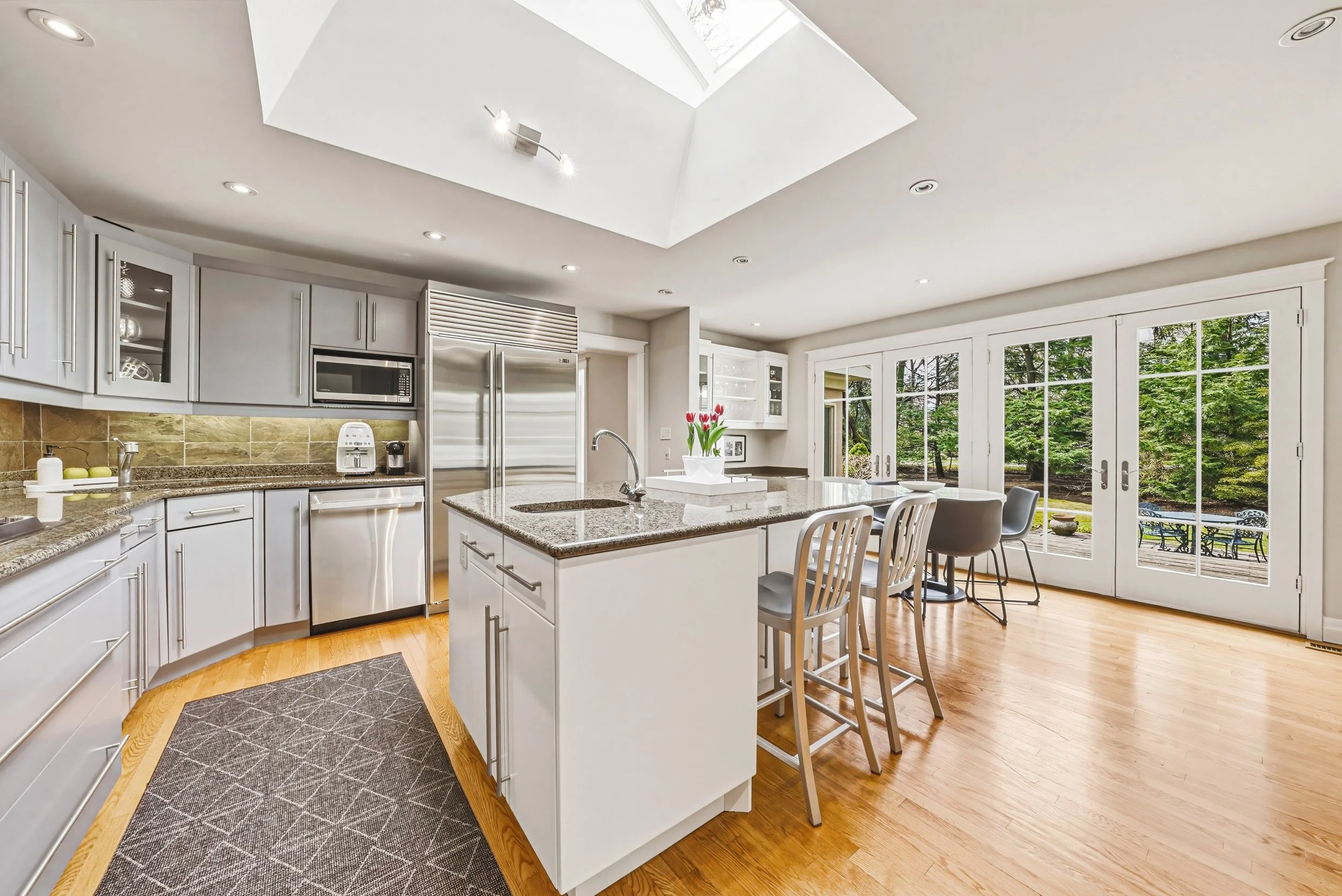 11 - 7 Colonial Cres, Oakville.jpg