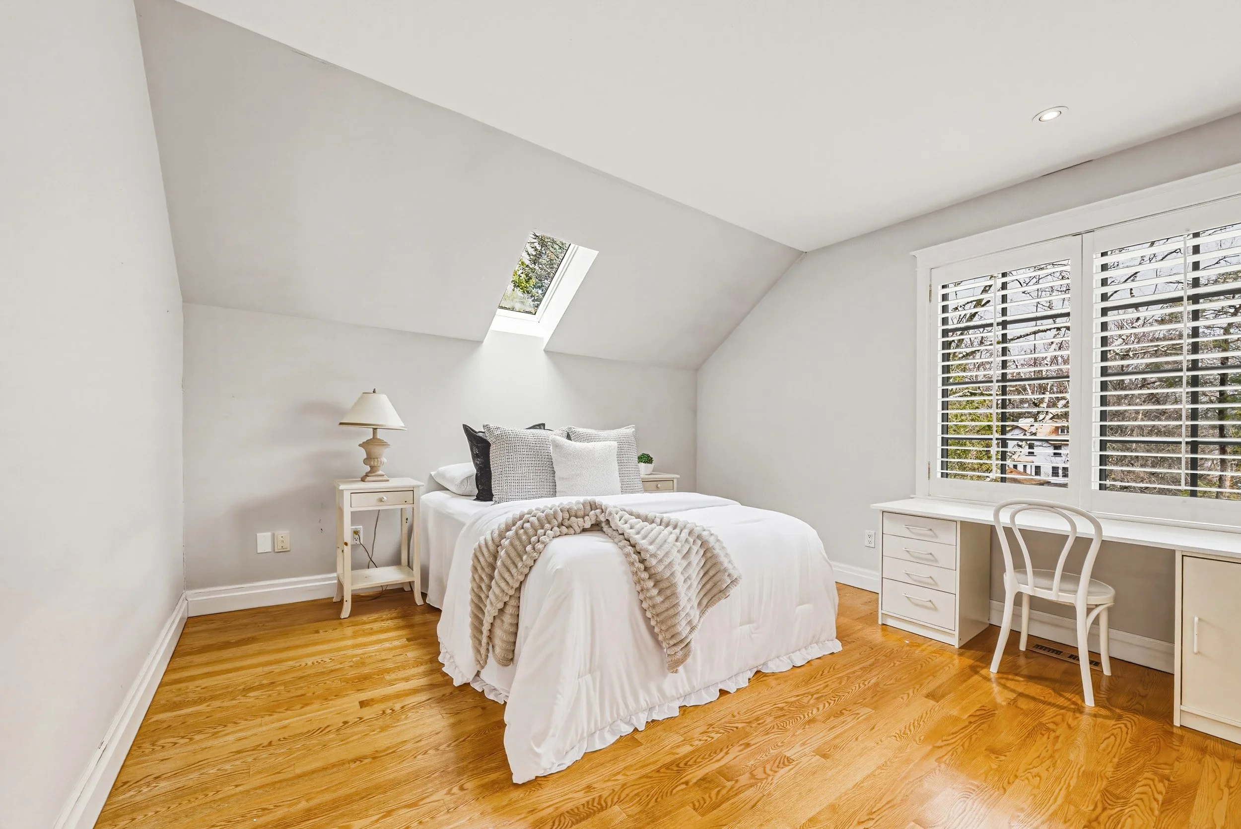 38 - 7 Colonial Cres, Oakville.jpg