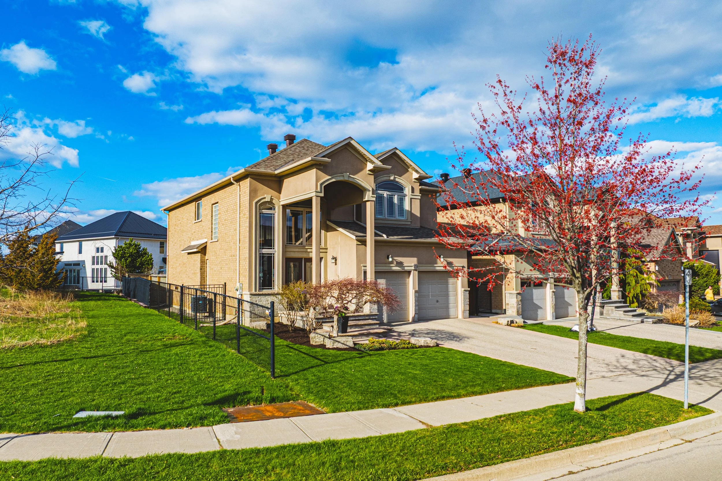 2 - 419 Dicenzo Dr, Hamilton.jpg