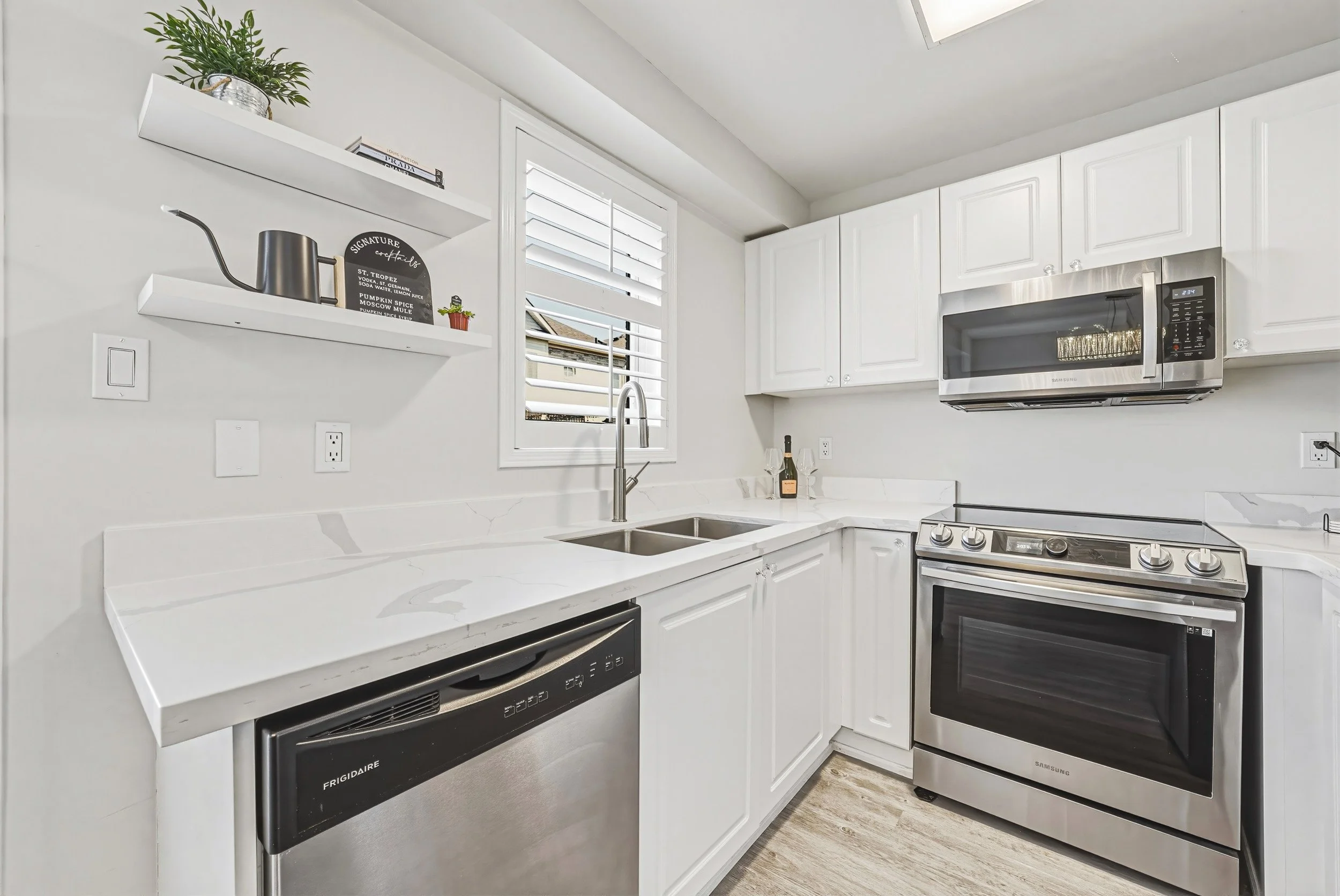 13 - 2259 Seton Cres, Burlington.jpg