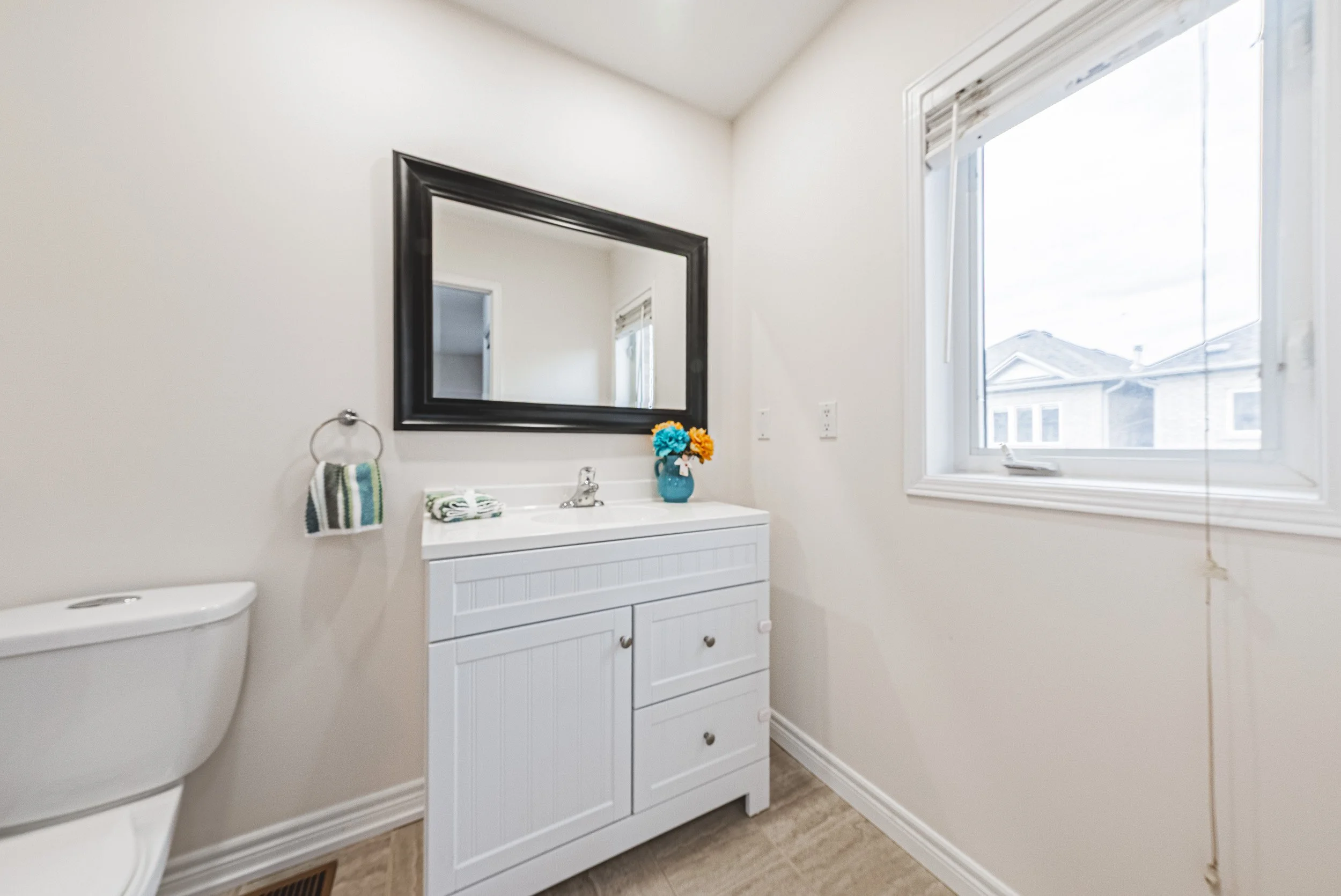 18 - 2412 Curtis Rd, Burlington.jpg