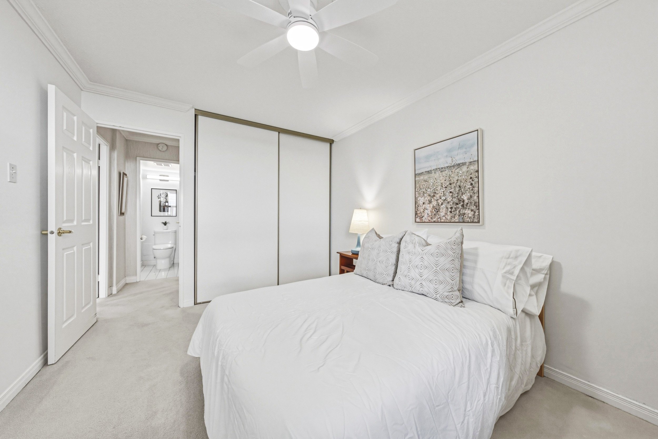 18 - 2055 Upper Middle Rd #1005, Burlington.jpg