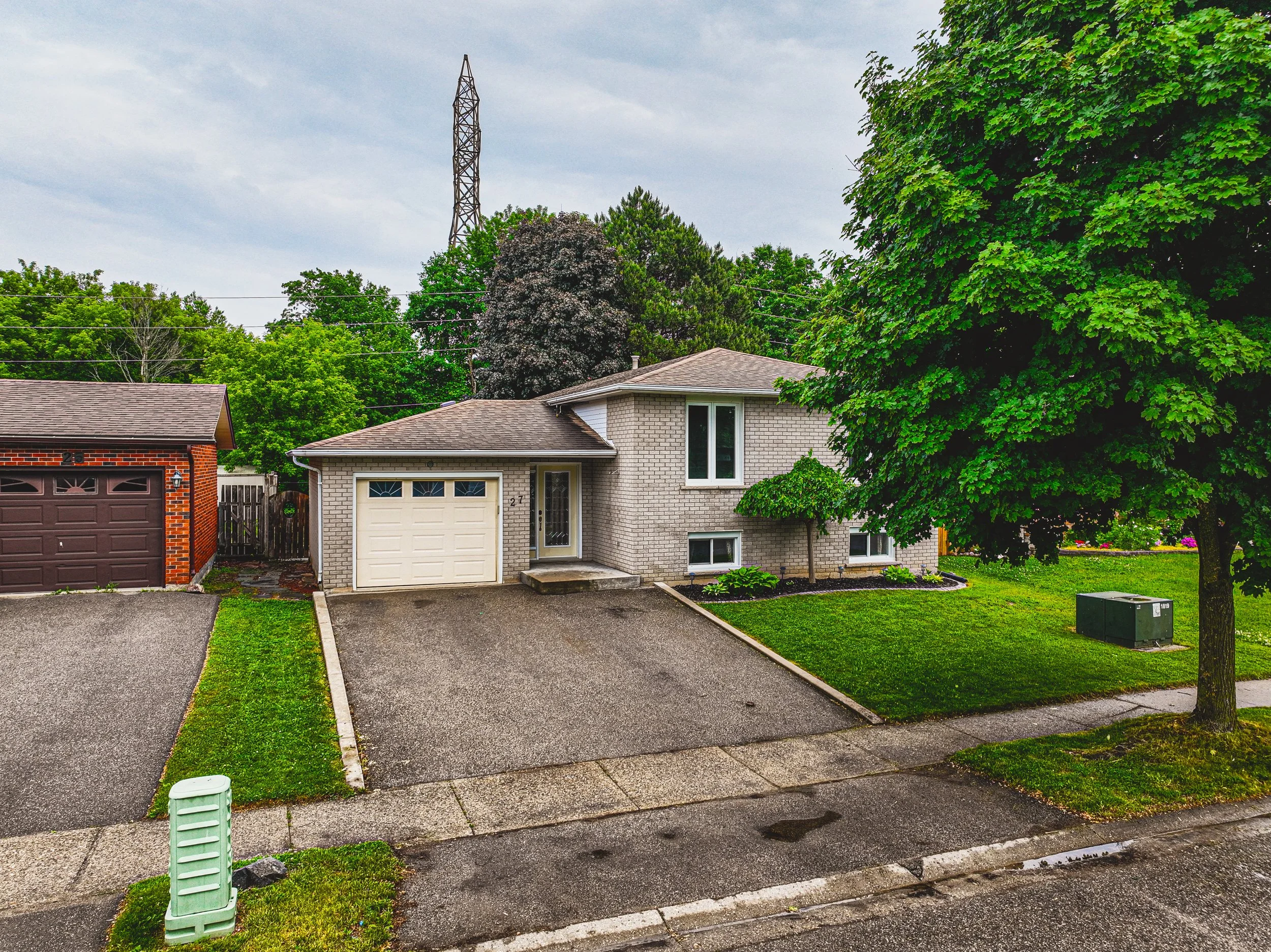 4-27 Ludlow Crescent, Brantford.jpg