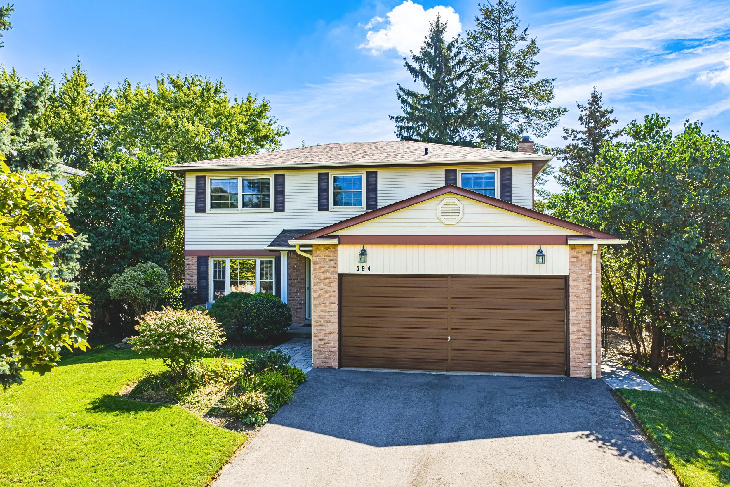 3 - 594 Moorelands Cres, Milton.jpg