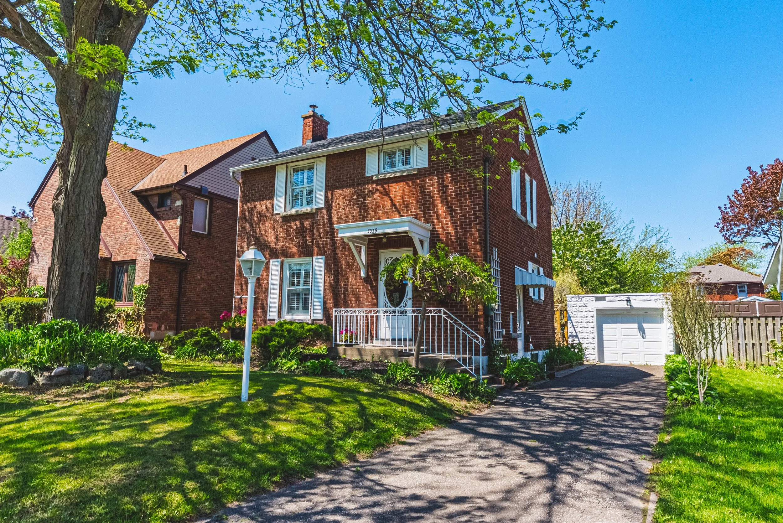 1 - 5039 Valley Way, Niagara Falls.jpg