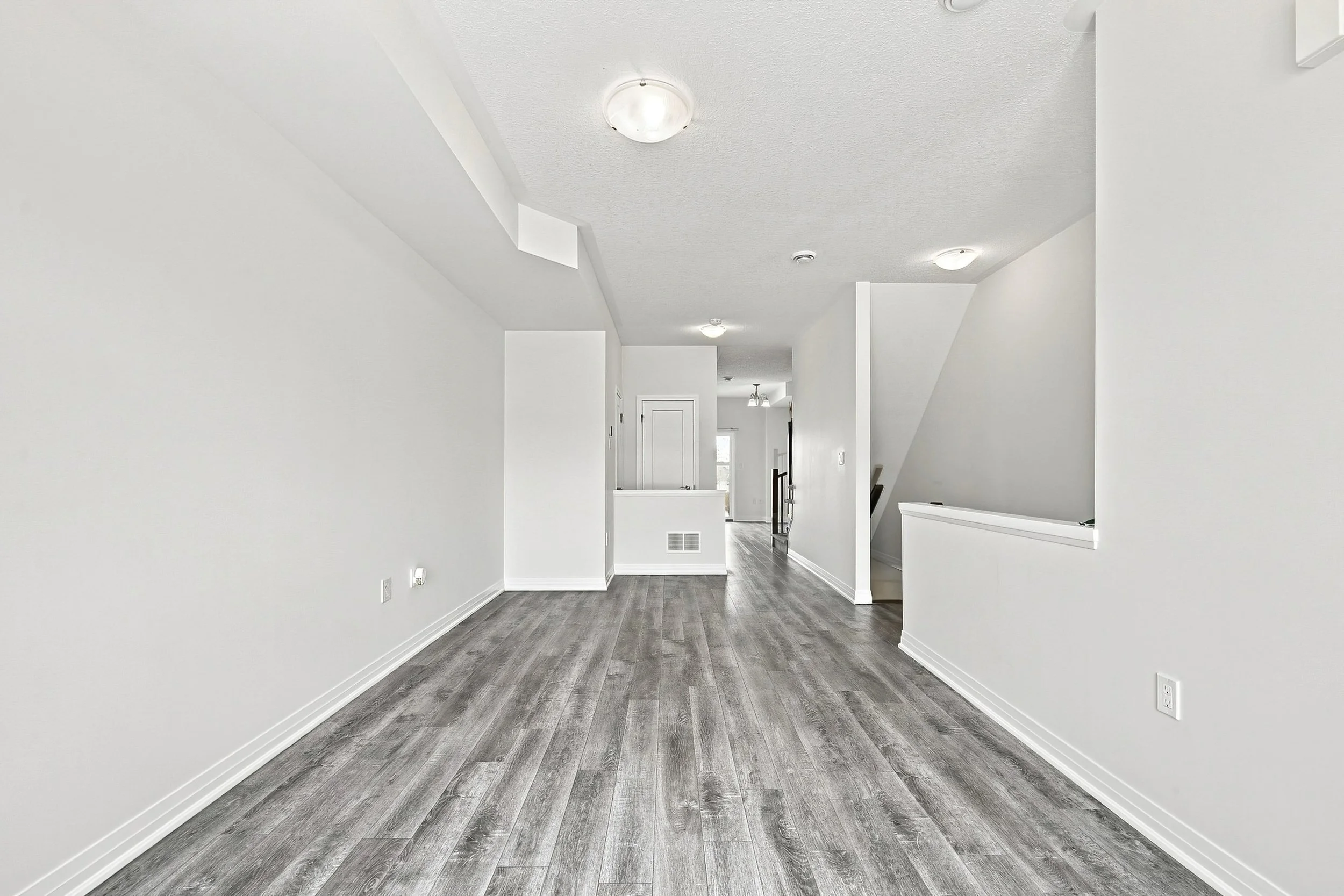 8 - 94 Laguna Village Cres, Hamilton.jpg