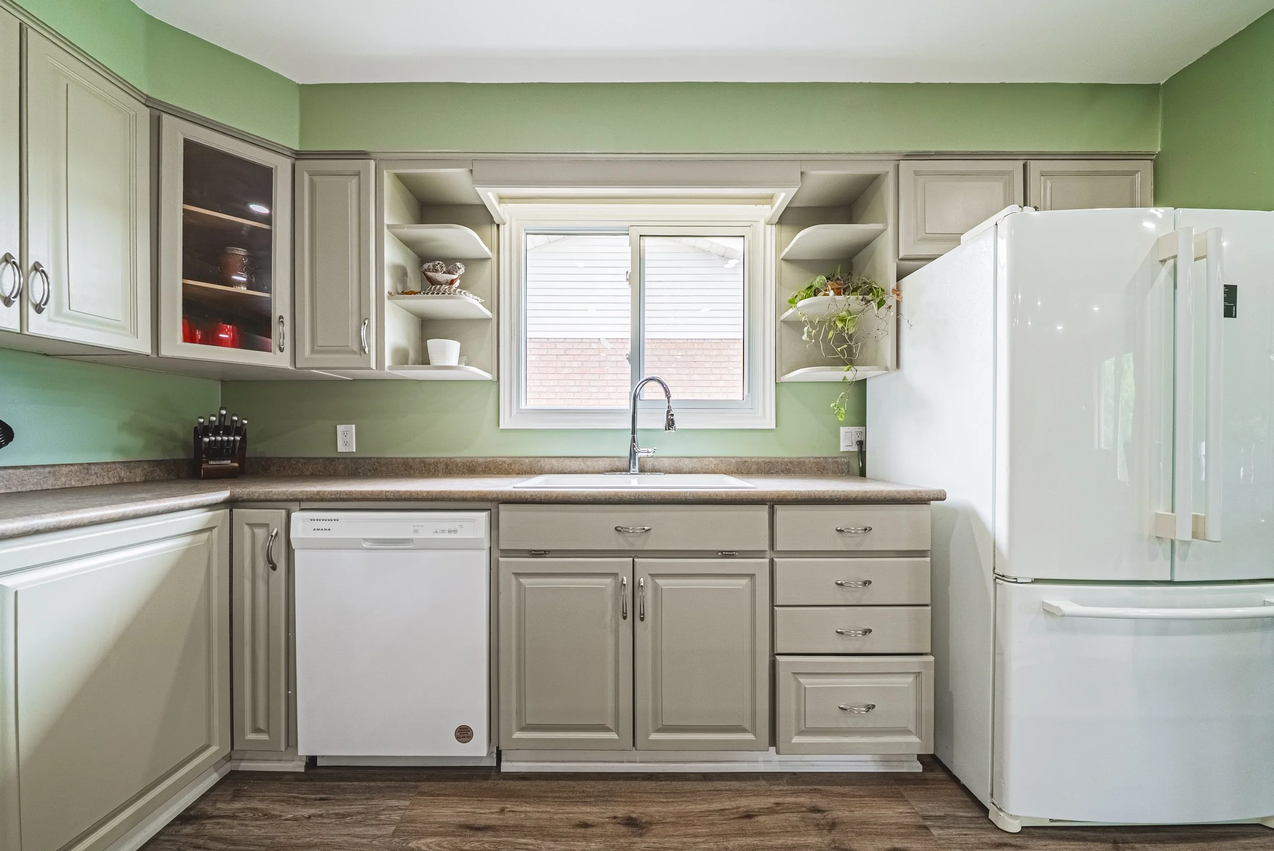 18-27 Ludlow Crescent, Brantford.jpg