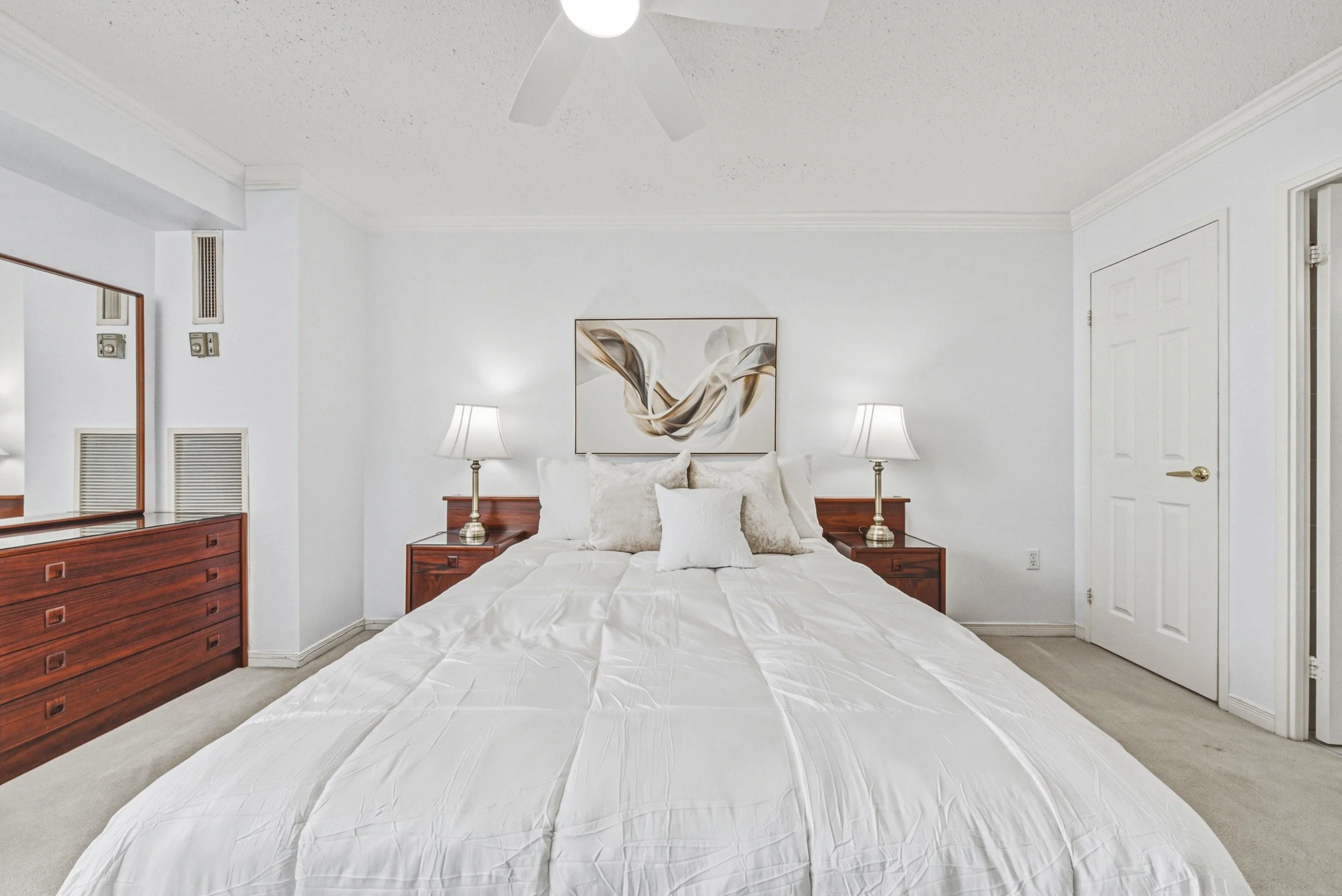 20 - 2055 Upper Middle Rd #1005, Burlington.jpg