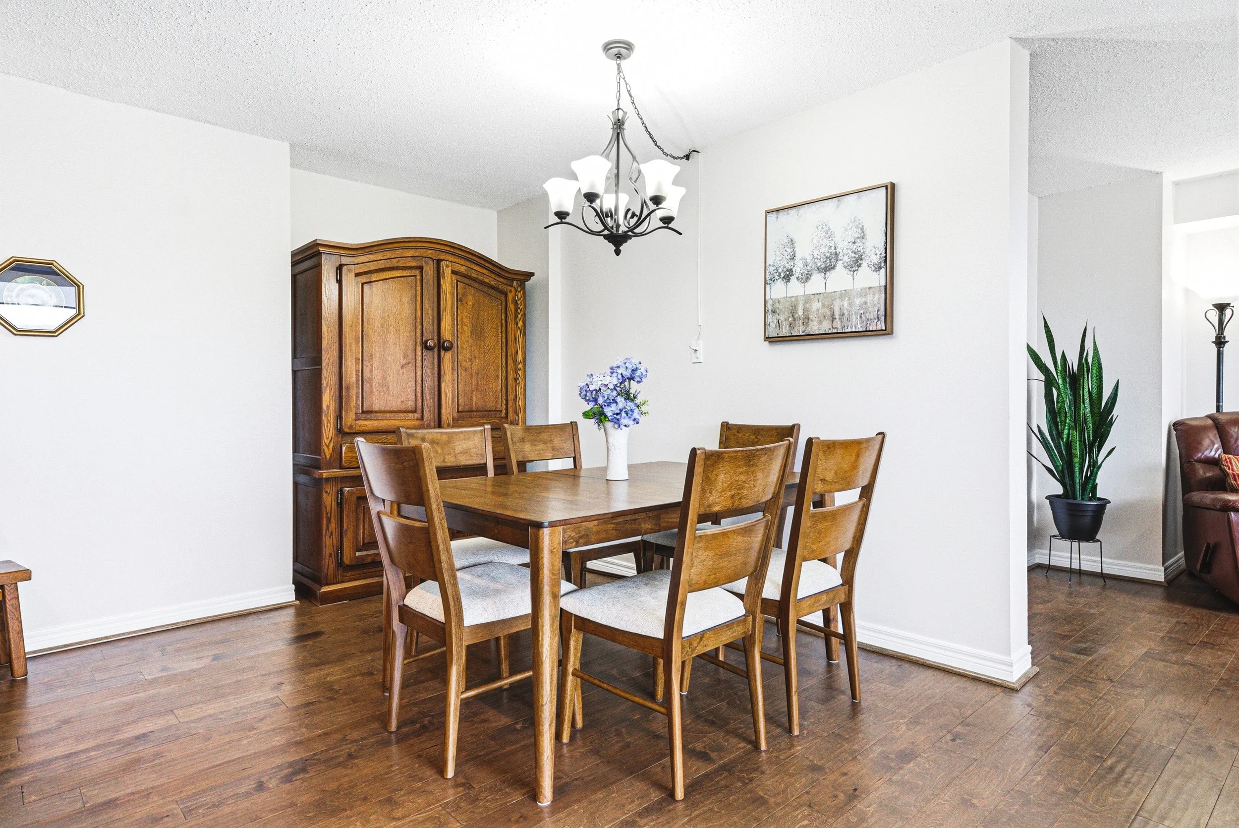 8 - 2055 Upper Middle Rd #901, Burlington.jpg