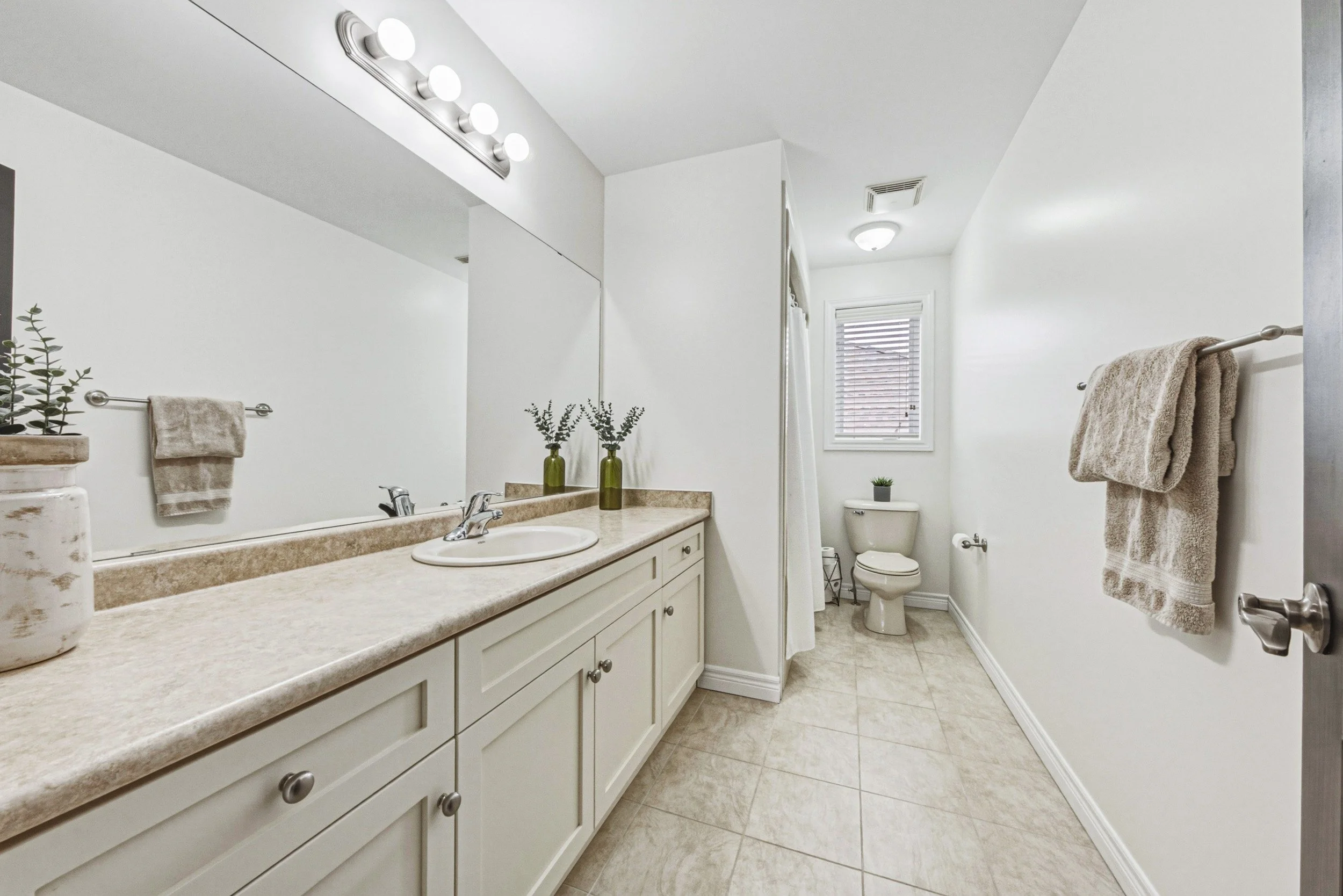 29 - 20 Degrow Cres, Binbrook.jpg