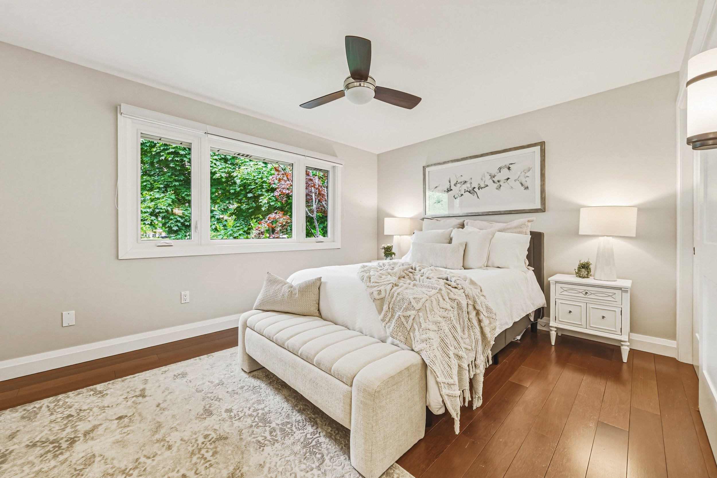 22 - 4897 Victoria Ave N, Vineland Station.jpg