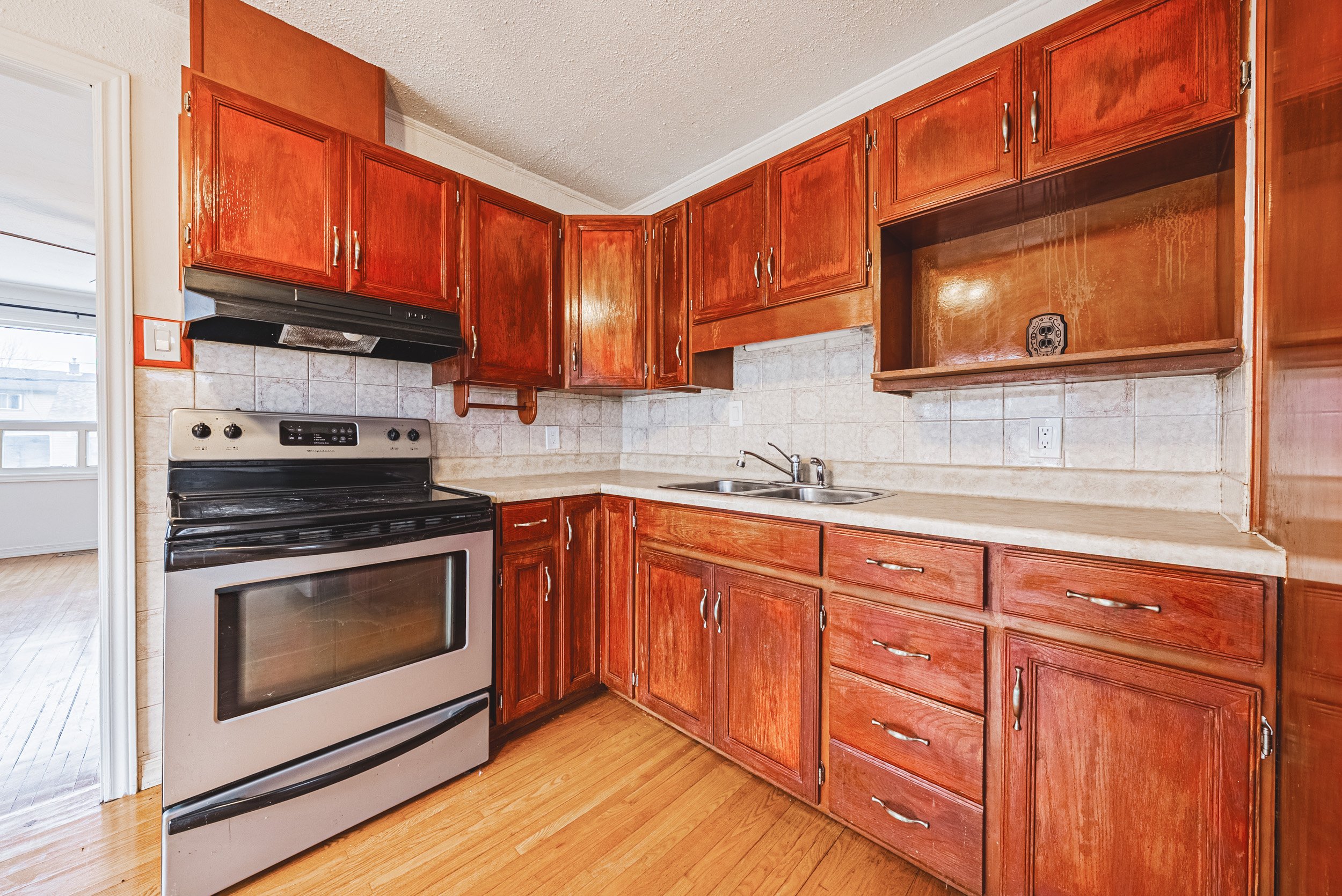 11 - 1124 Dunsmure, Hamilton.jpg