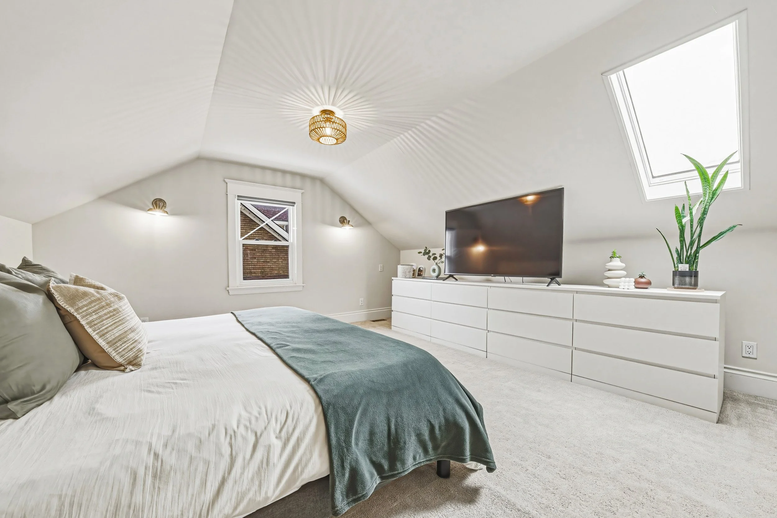 23 - 6 Nelles Blvd, Grimsby.jpg