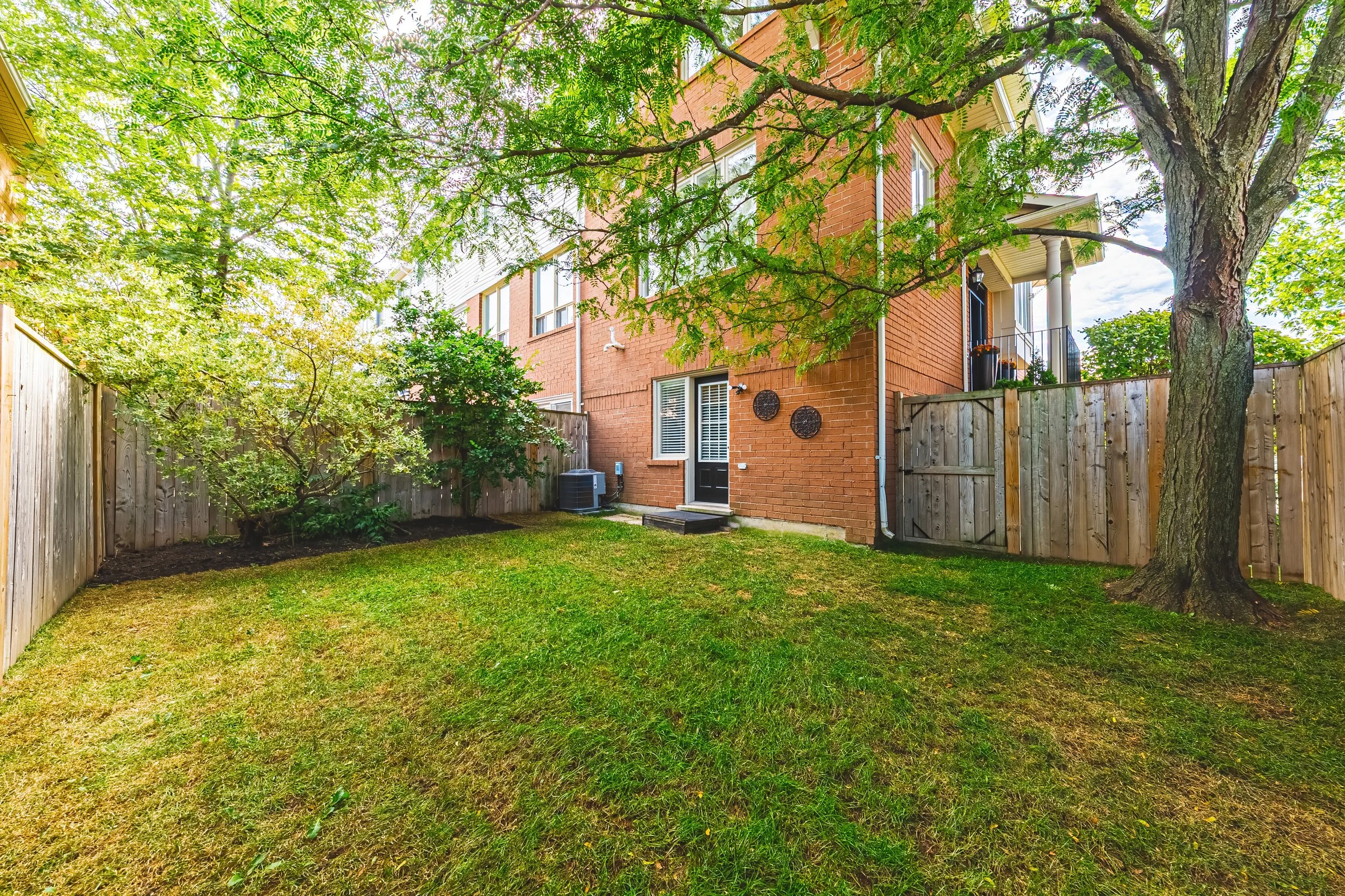 40 - 2239 Prescott Pl, Burlington.jpg
