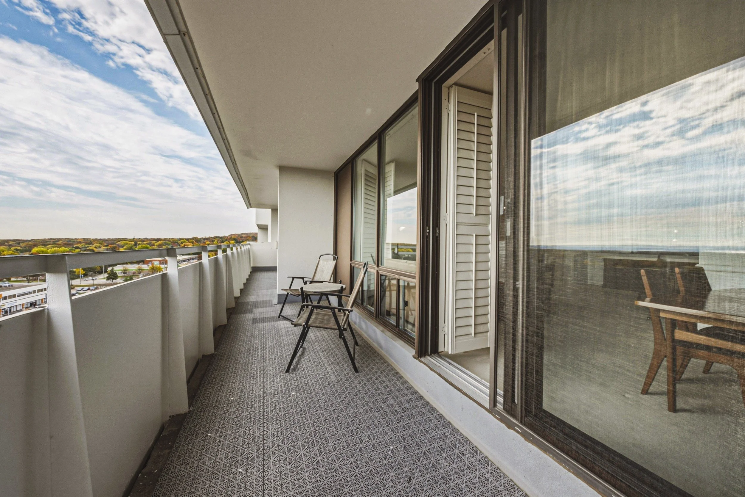 25 - 2055 Upper Middle Rd #1005, Burlington.jpg