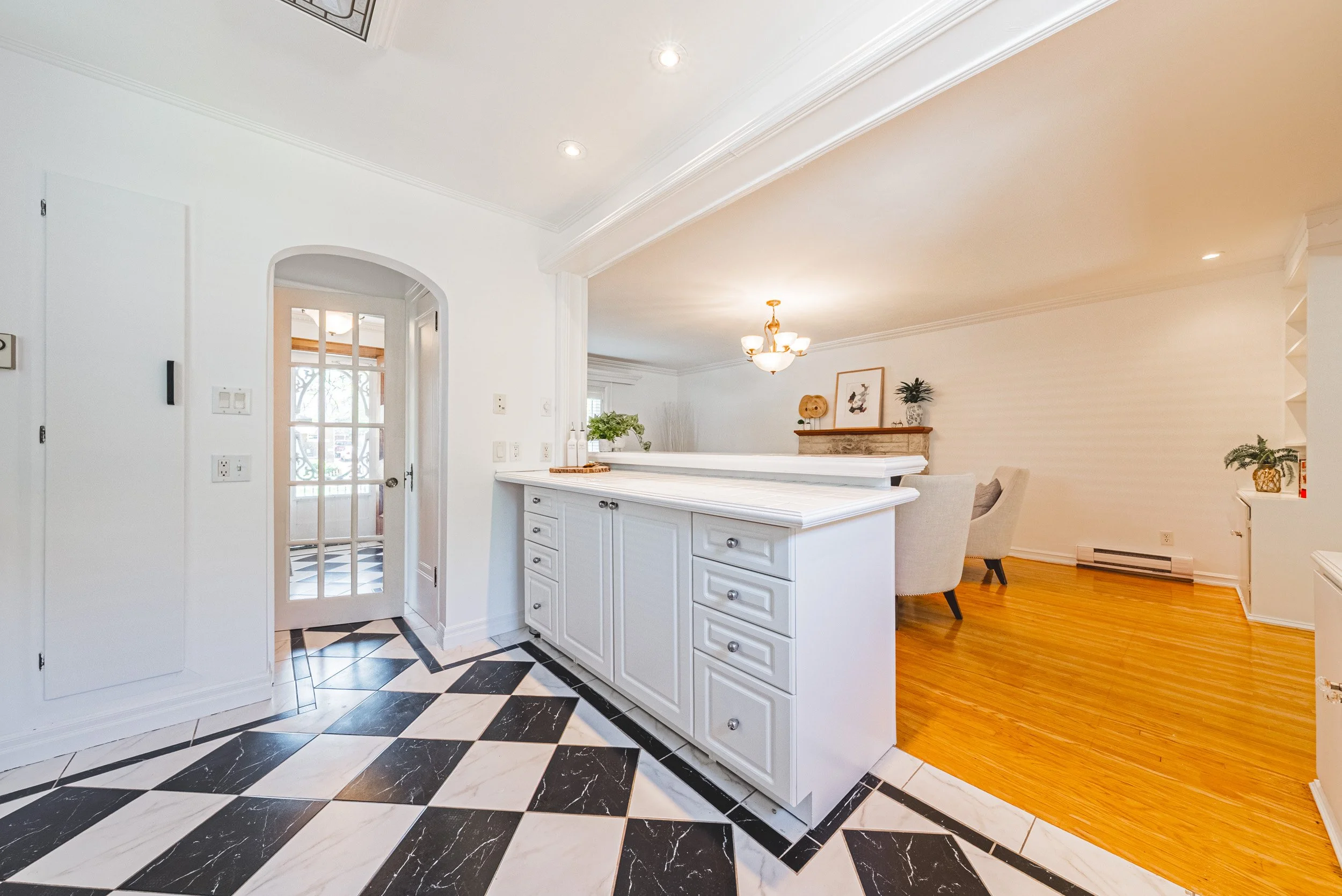 12 - 5039 Valley Way, Niagara Falls.jpg