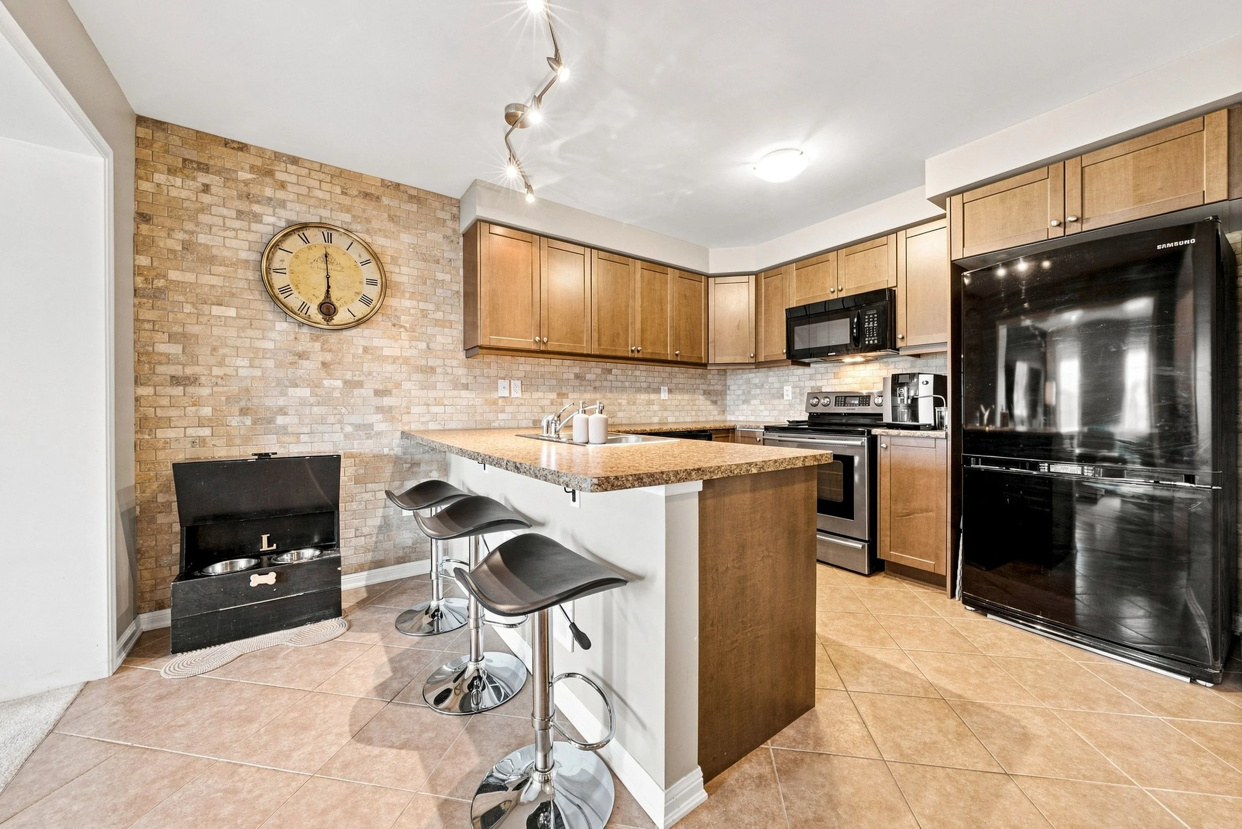 10 - 641 Speyer Cr, Milton.jpg