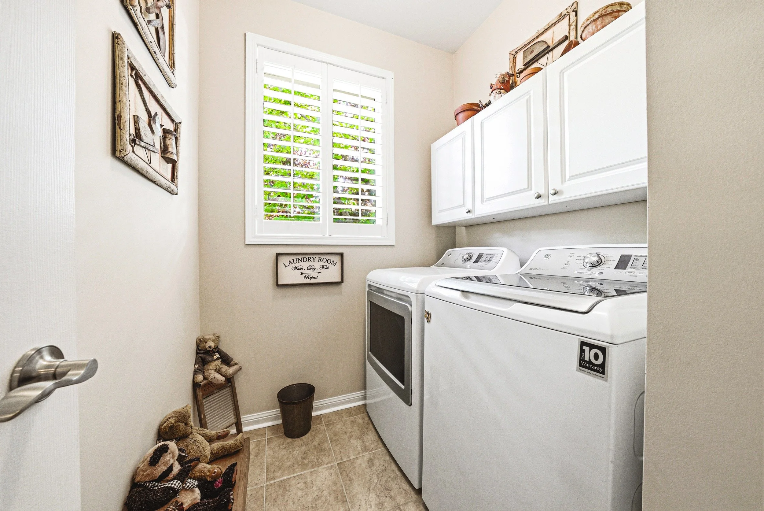 16 - 1588 Ramshaw Cres, Milton.jpg