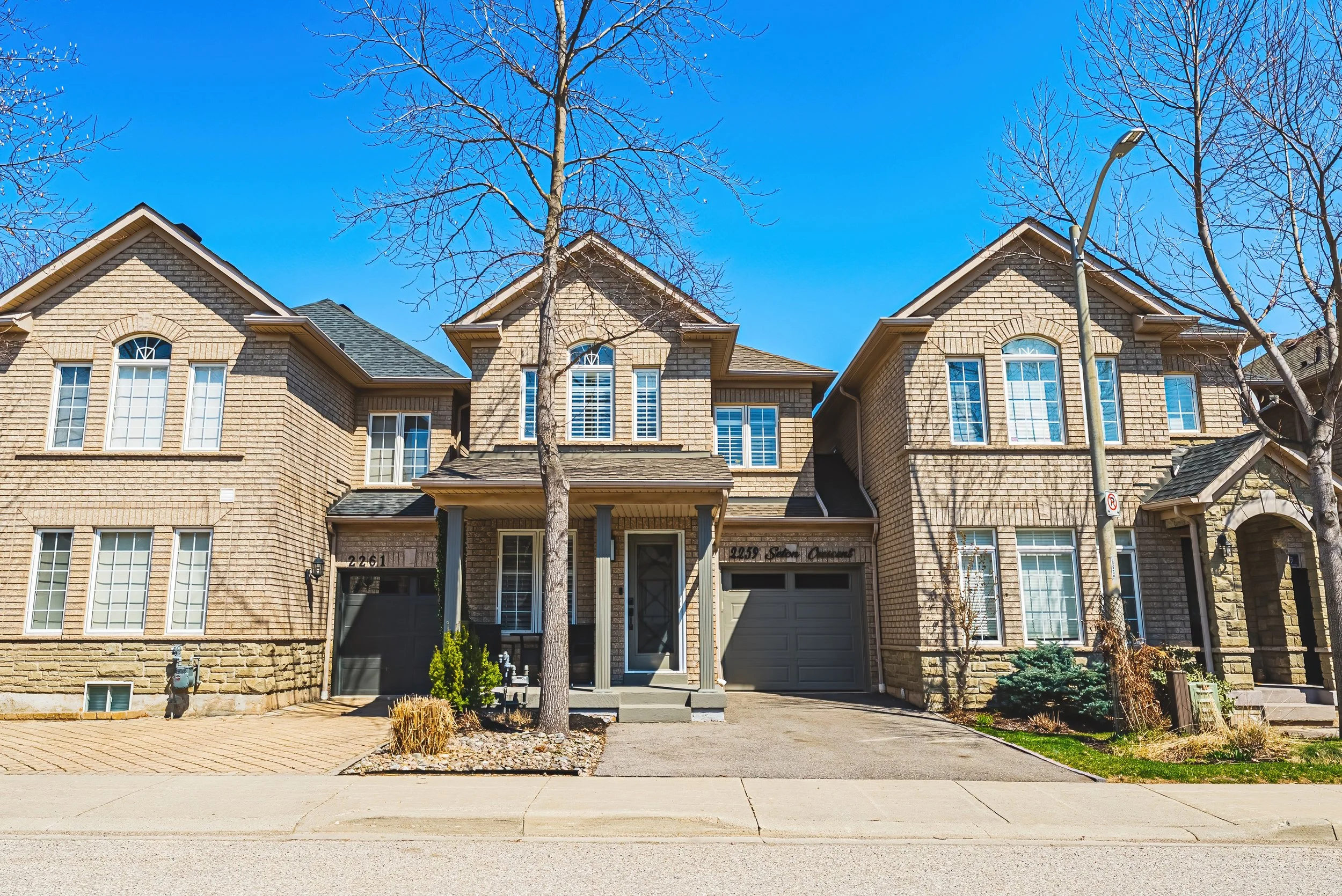 1 - 2259 Seton Cres, Burlington.jpg