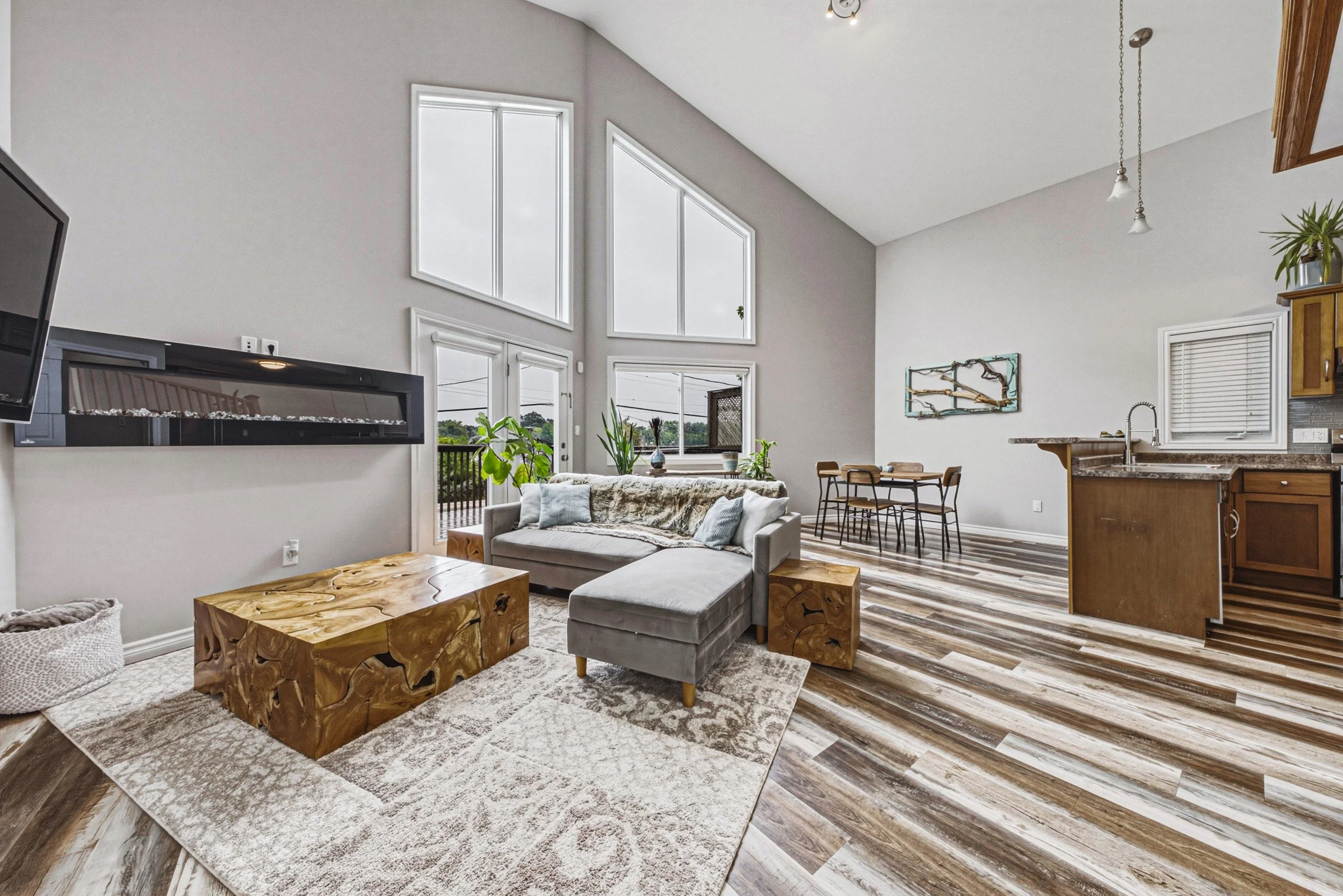 5 - 8 Lake Rd, Puslinch.jpg